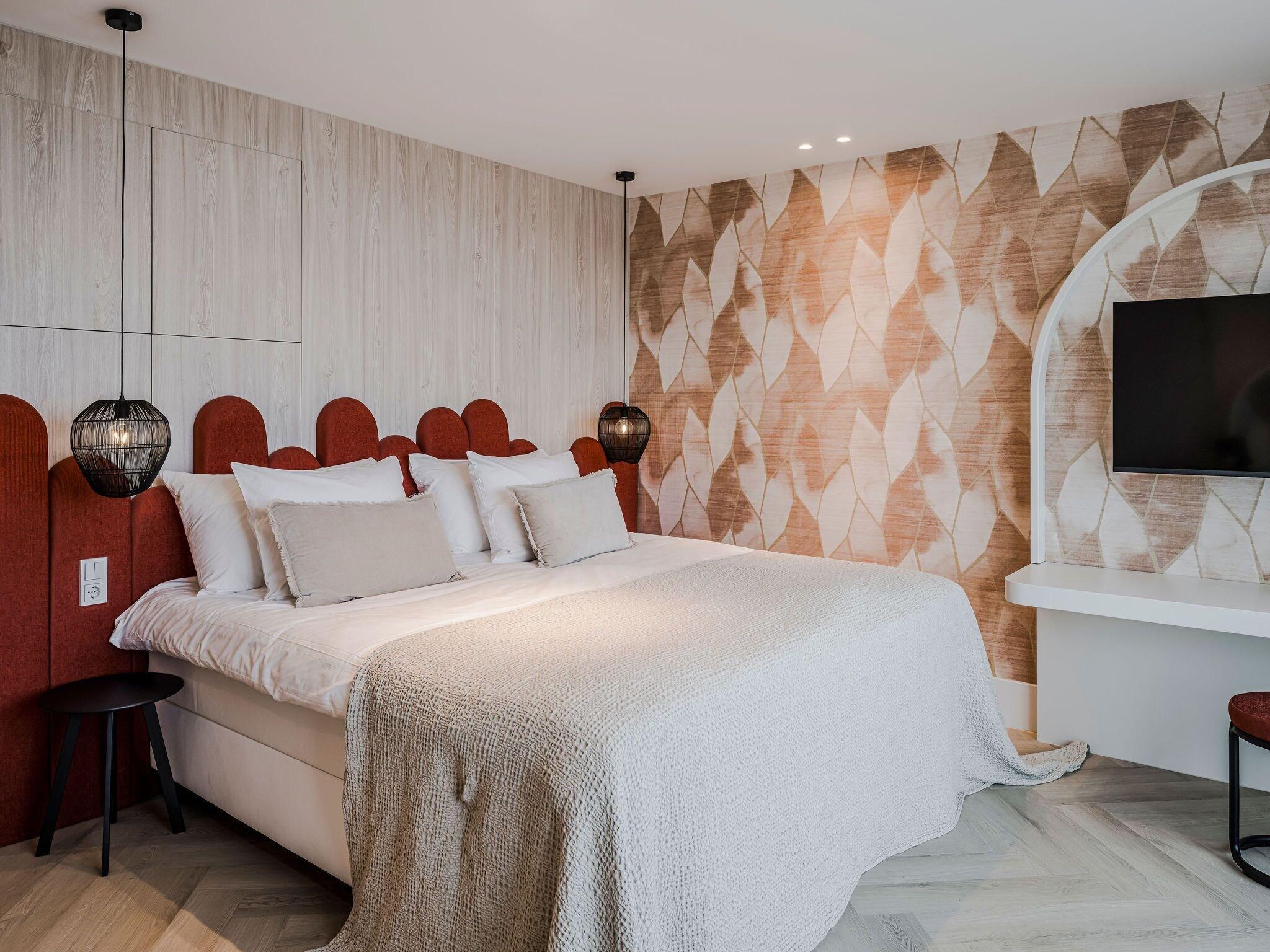 Family Room Deluxe King Bed