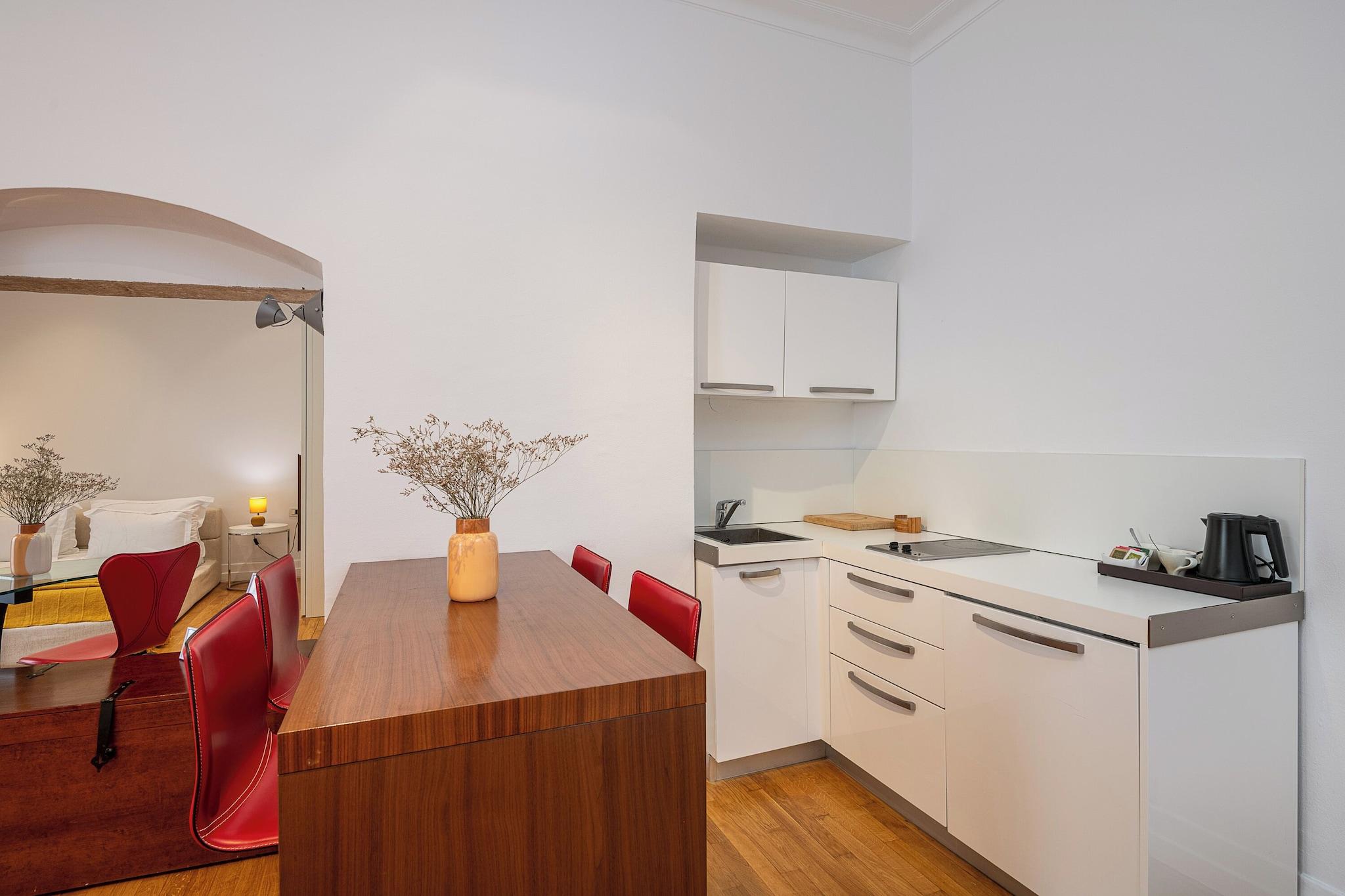 Studio Deluxe Queen Bed