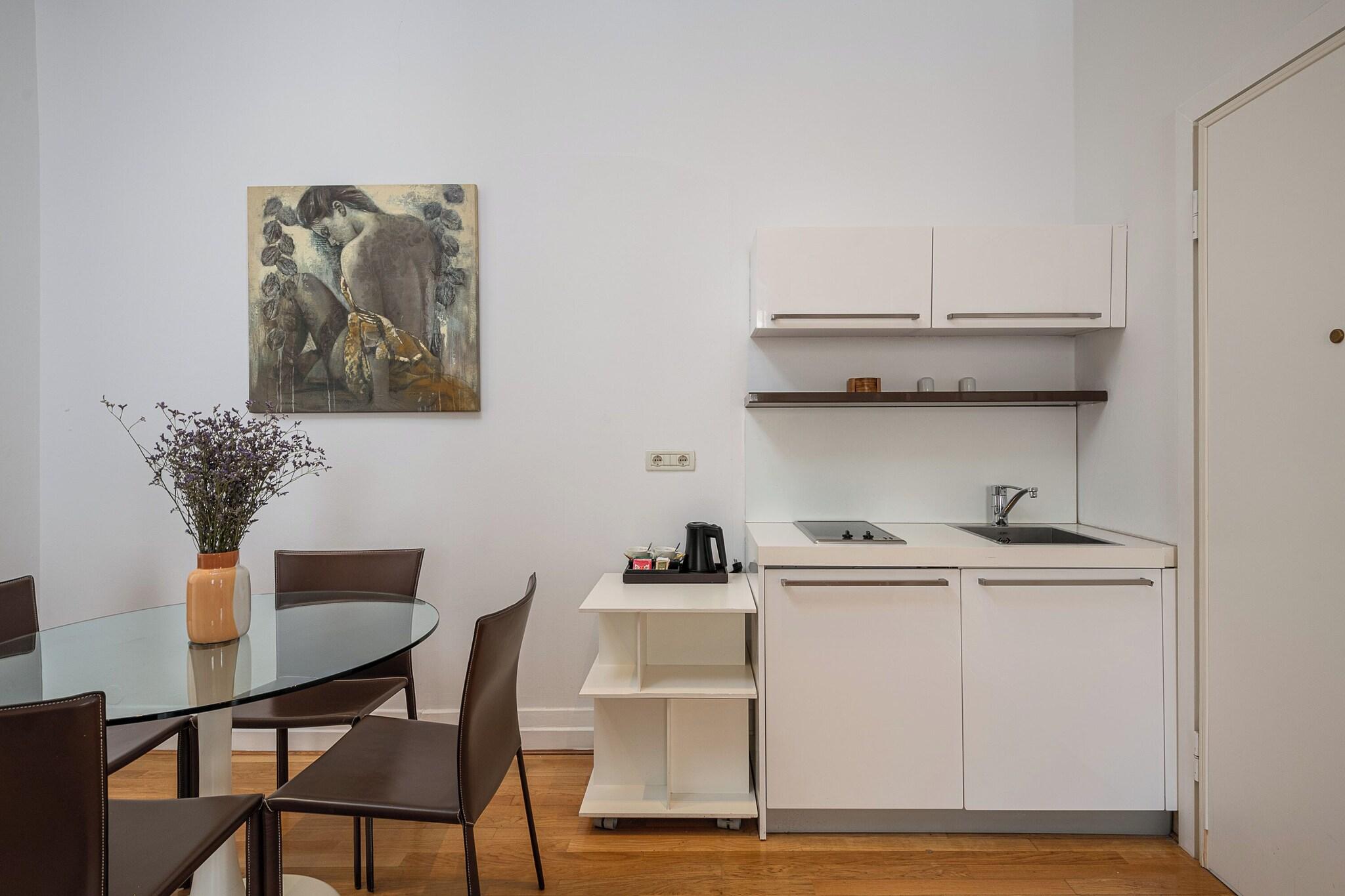 Studio Deluxe Queen Bed