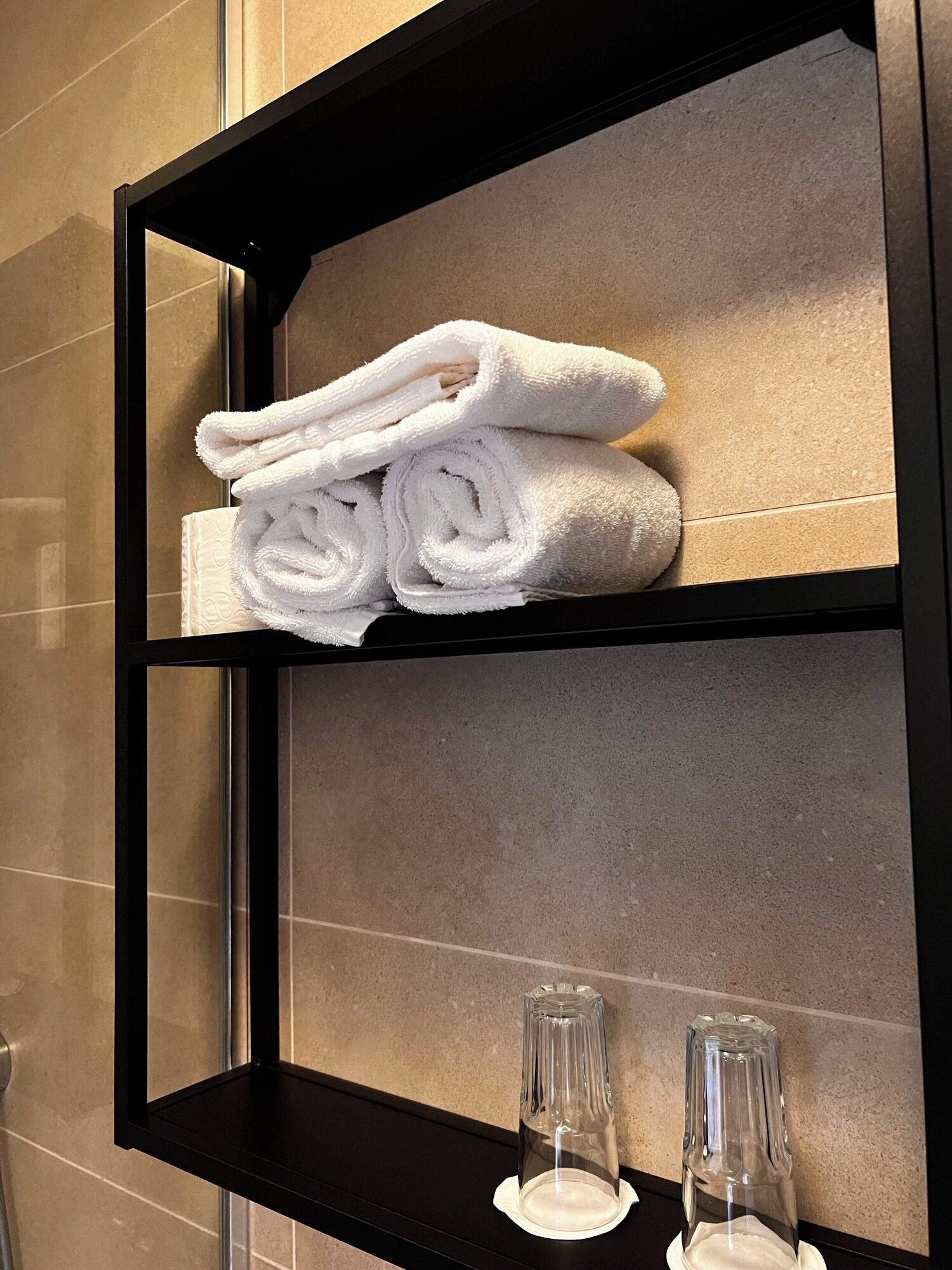 Double or Twin with Double Bed