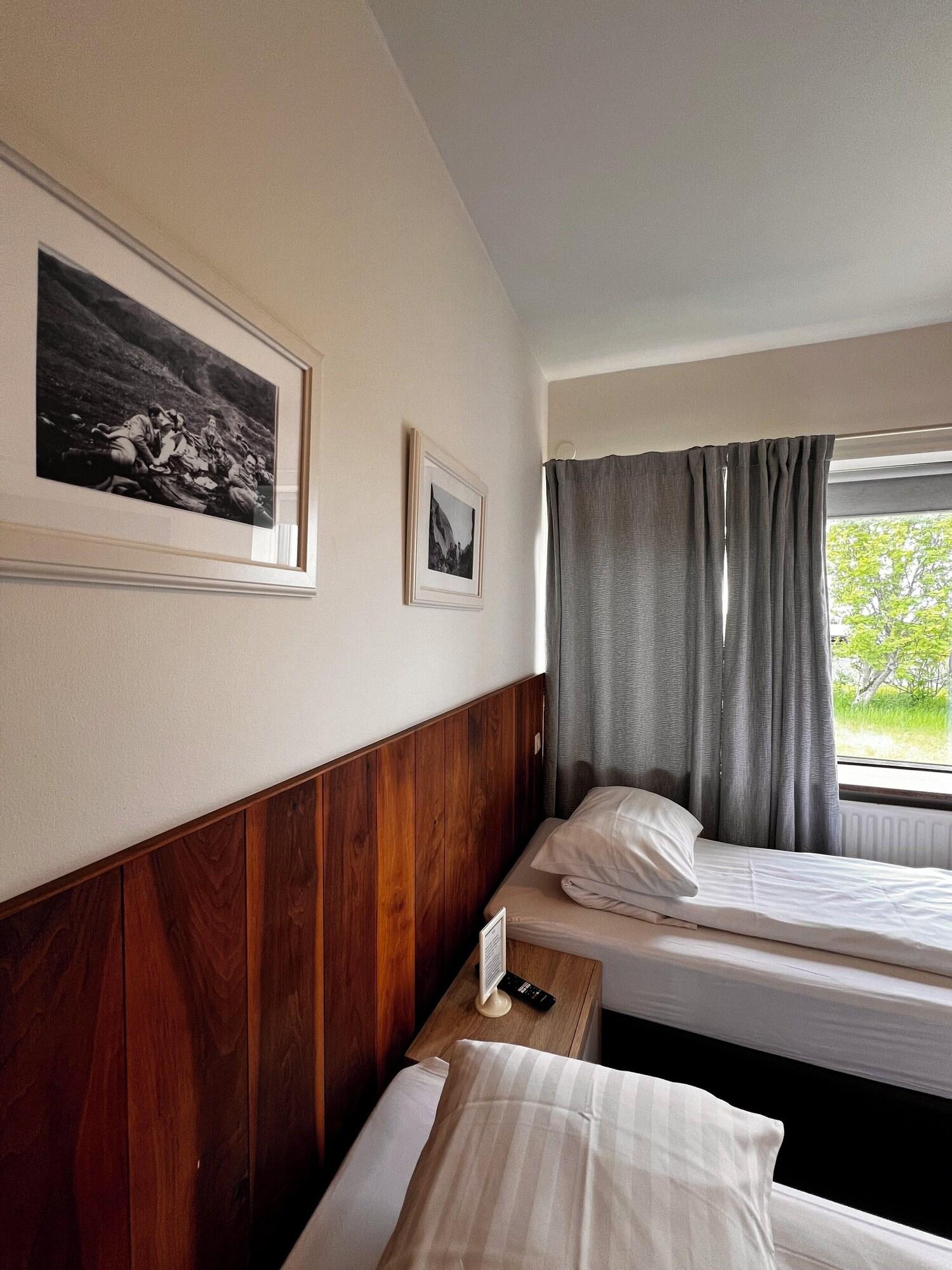 Double or Twin with Double Bed