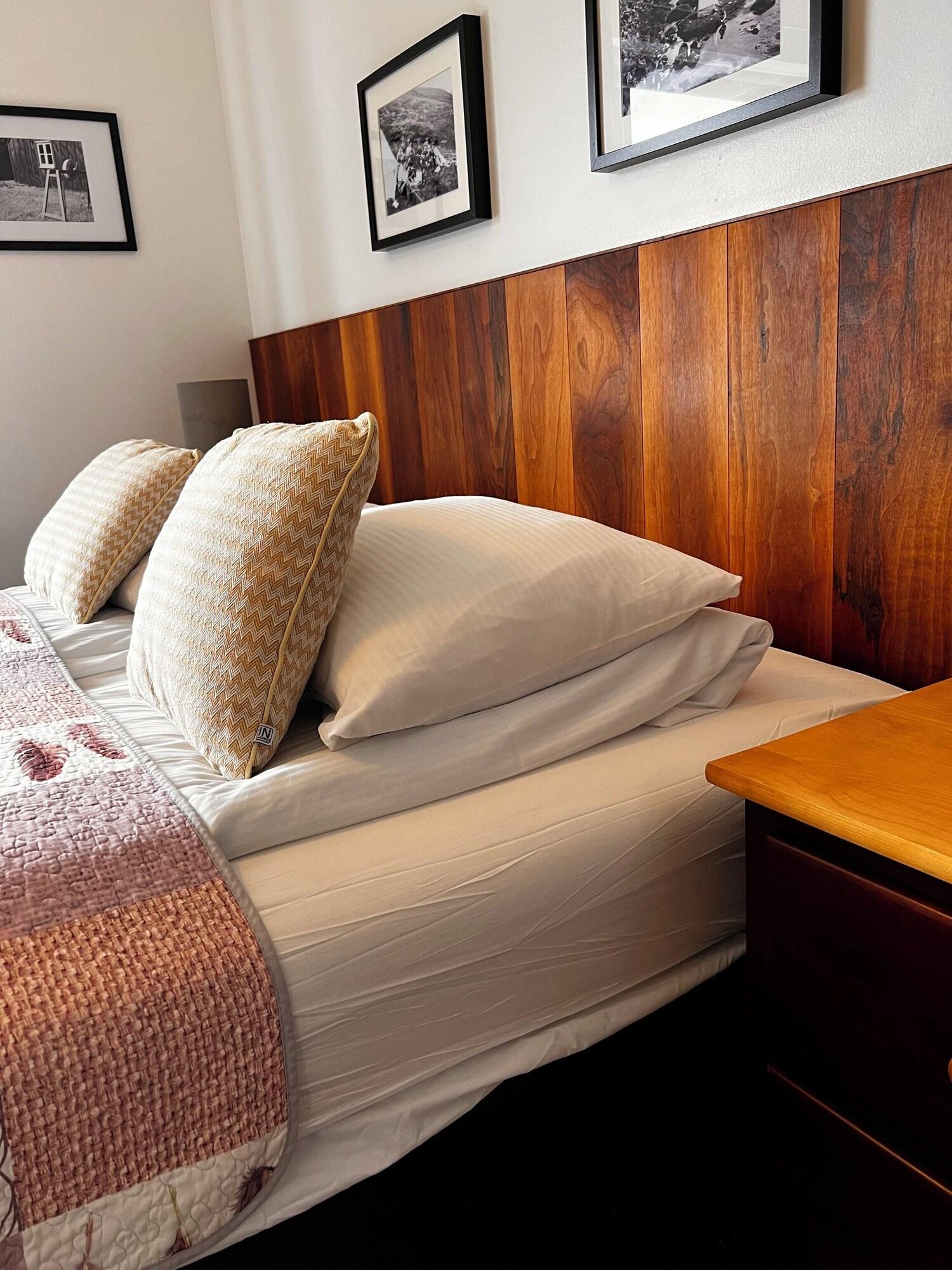 Double or Twin with Double Bed