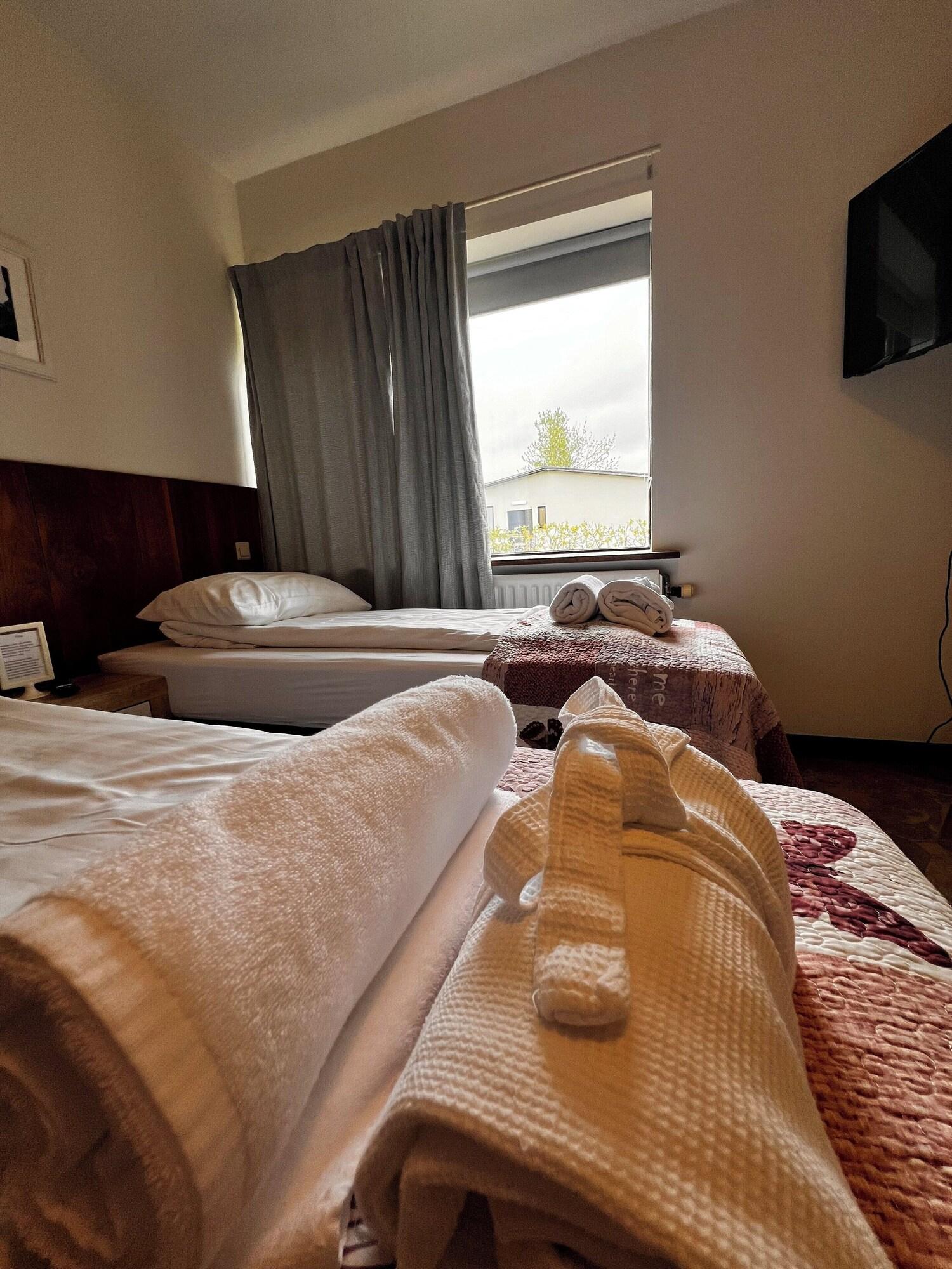 Double or Twin with Double Bed