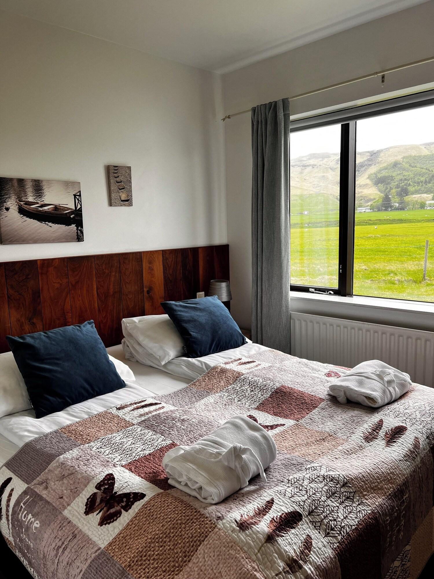 Double or Twin with Double Bed