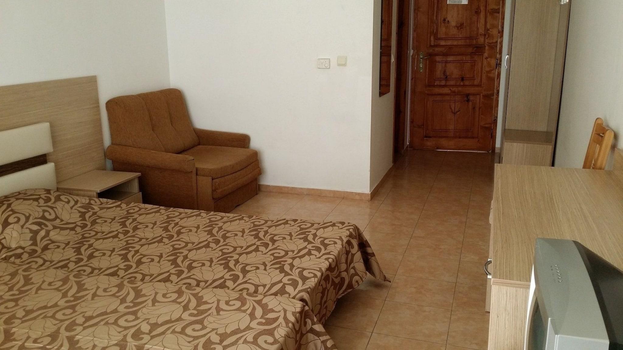 Double City View Queen Bed