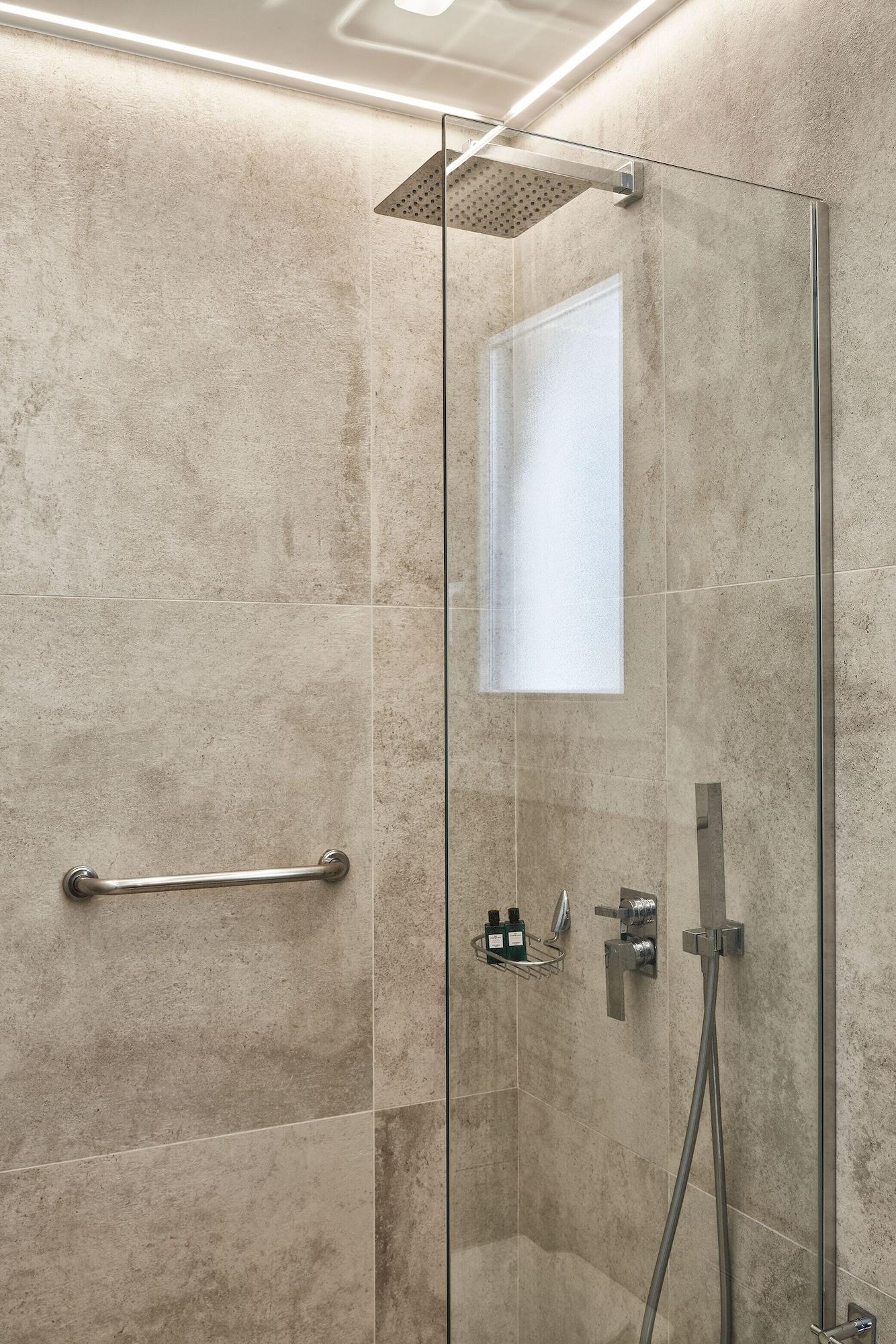 Suite Deluxe King Bed