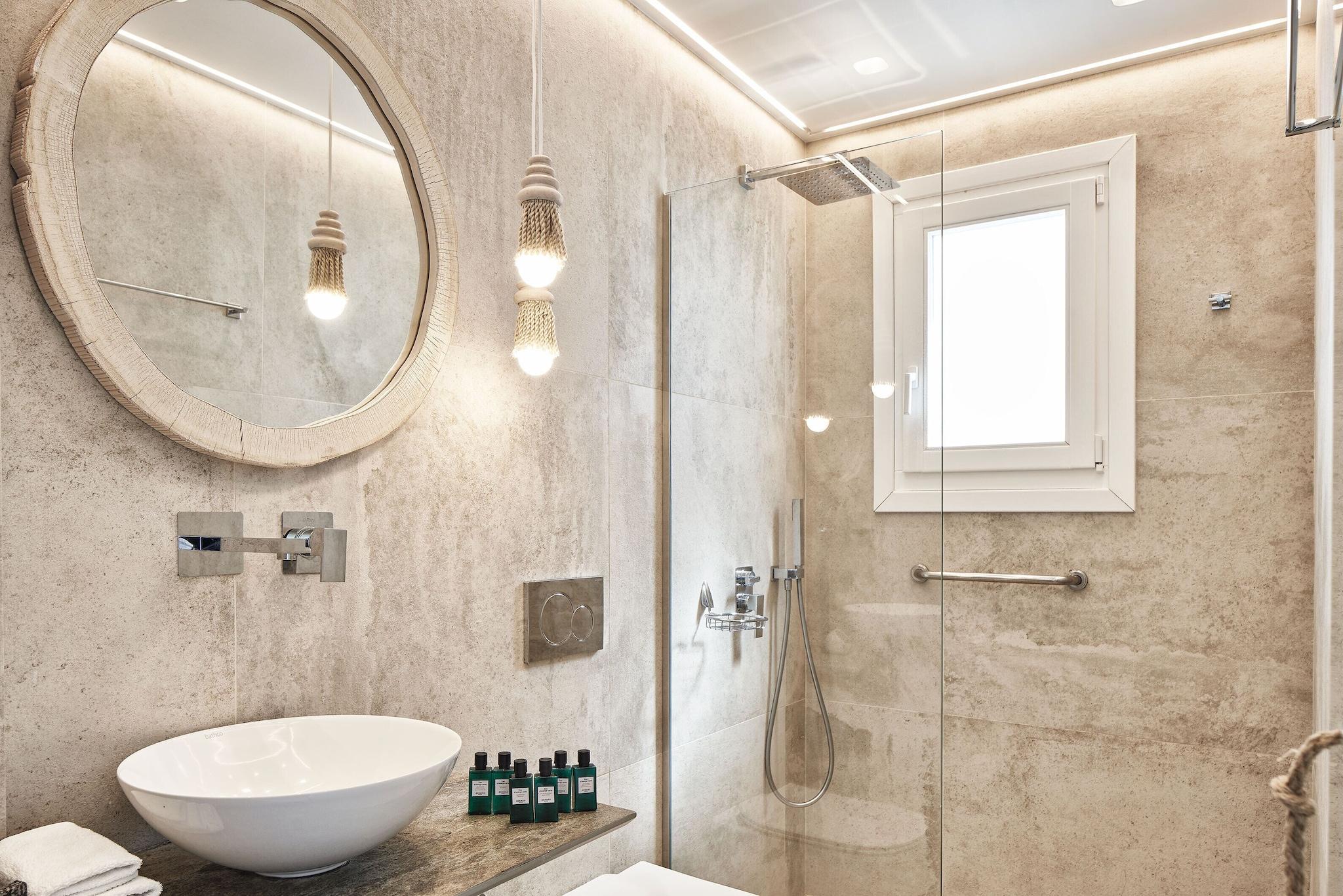 Suite Deluxe King Bed