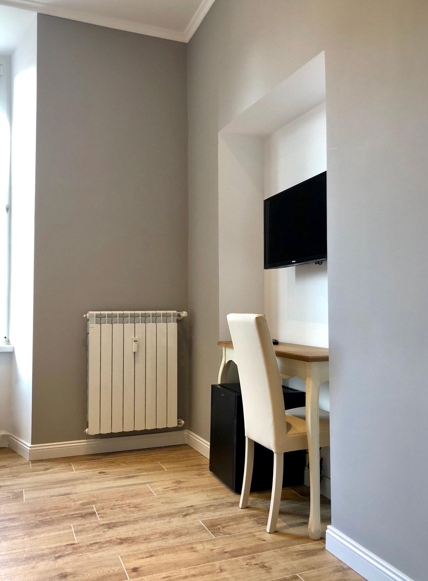 Double Queen Size Bed