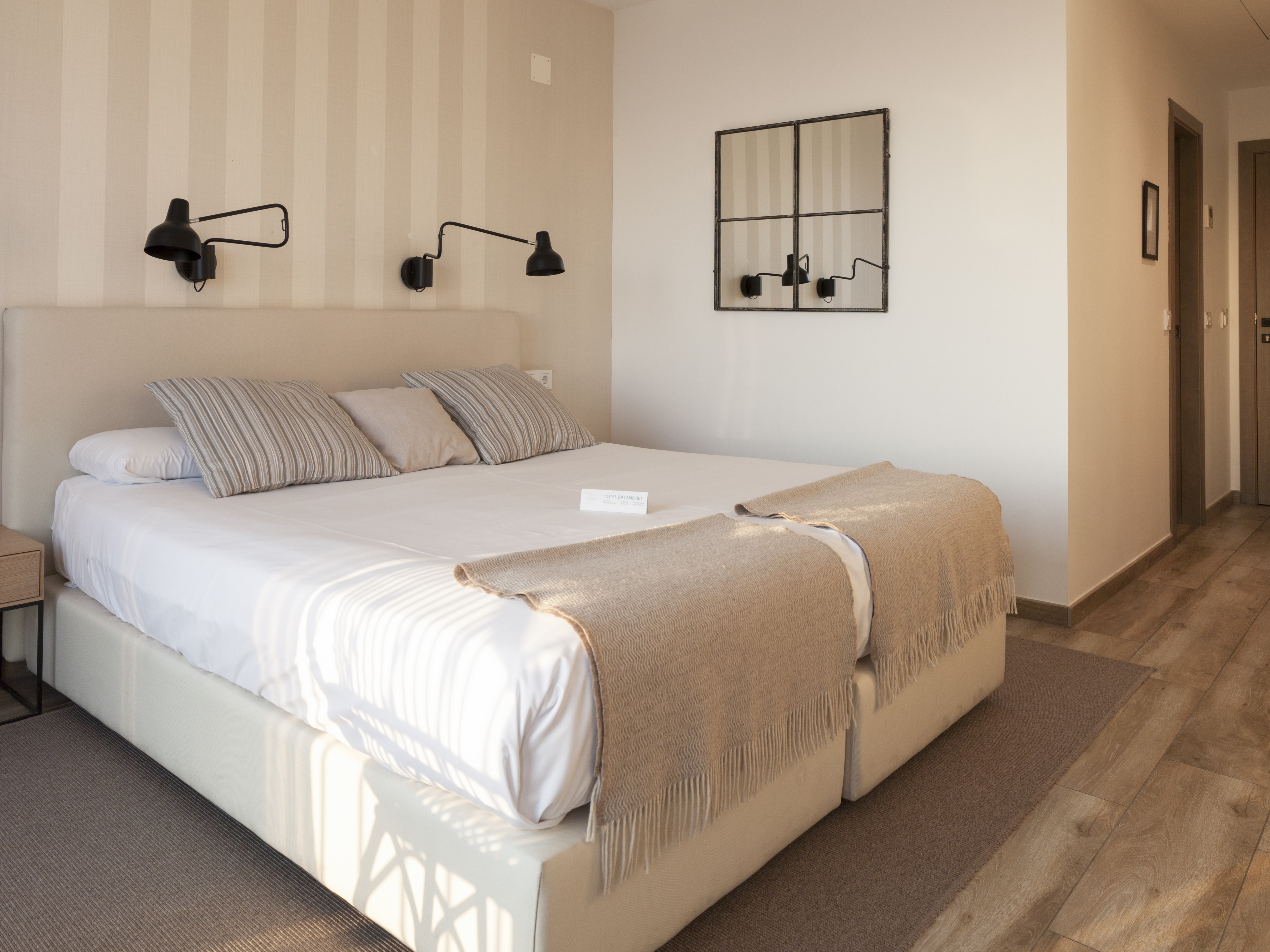 Double or Twin Deluxe Ocean View One Bedroom