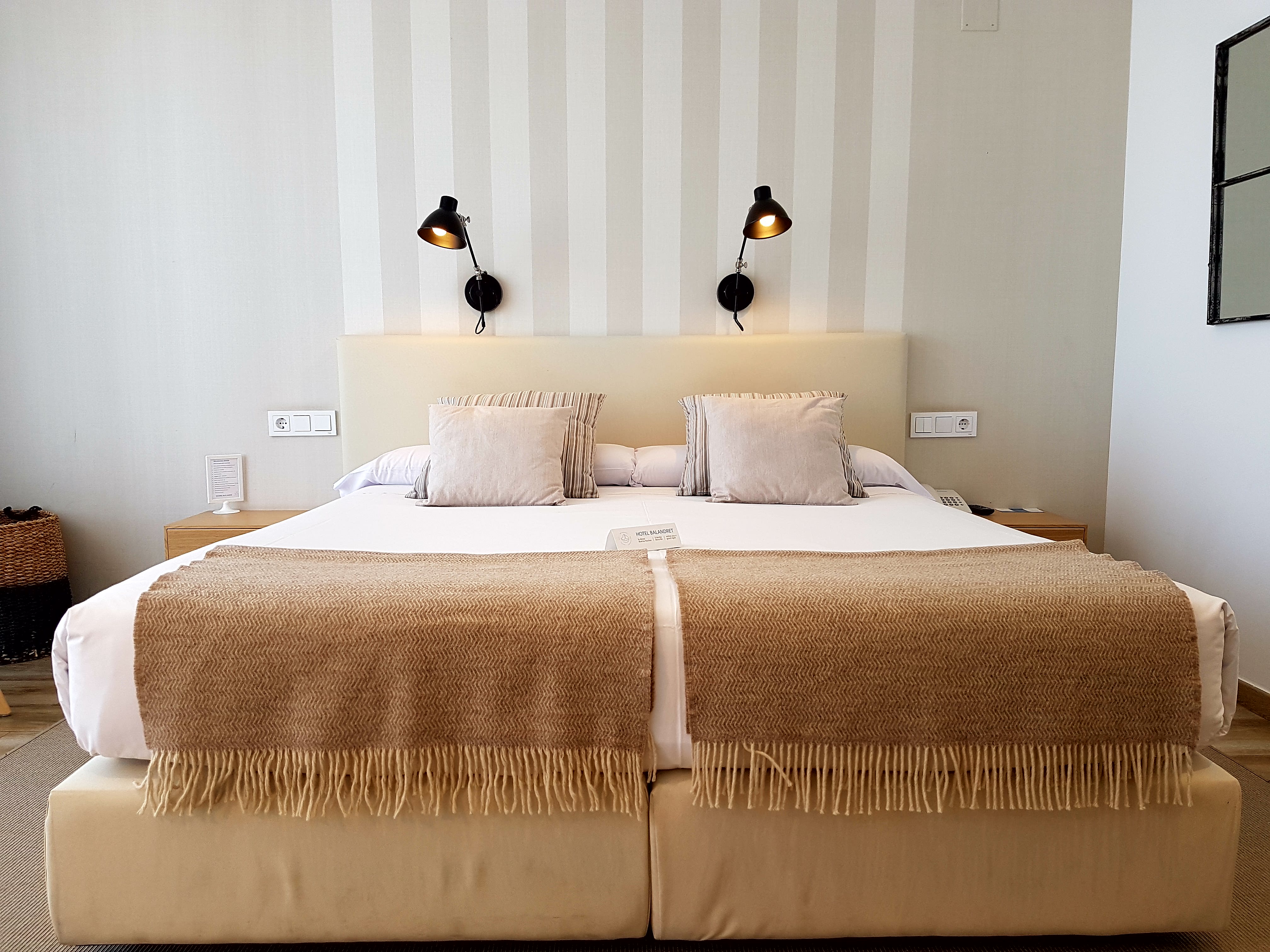 Double or Twin Deluxe Ocean View One Bedroom