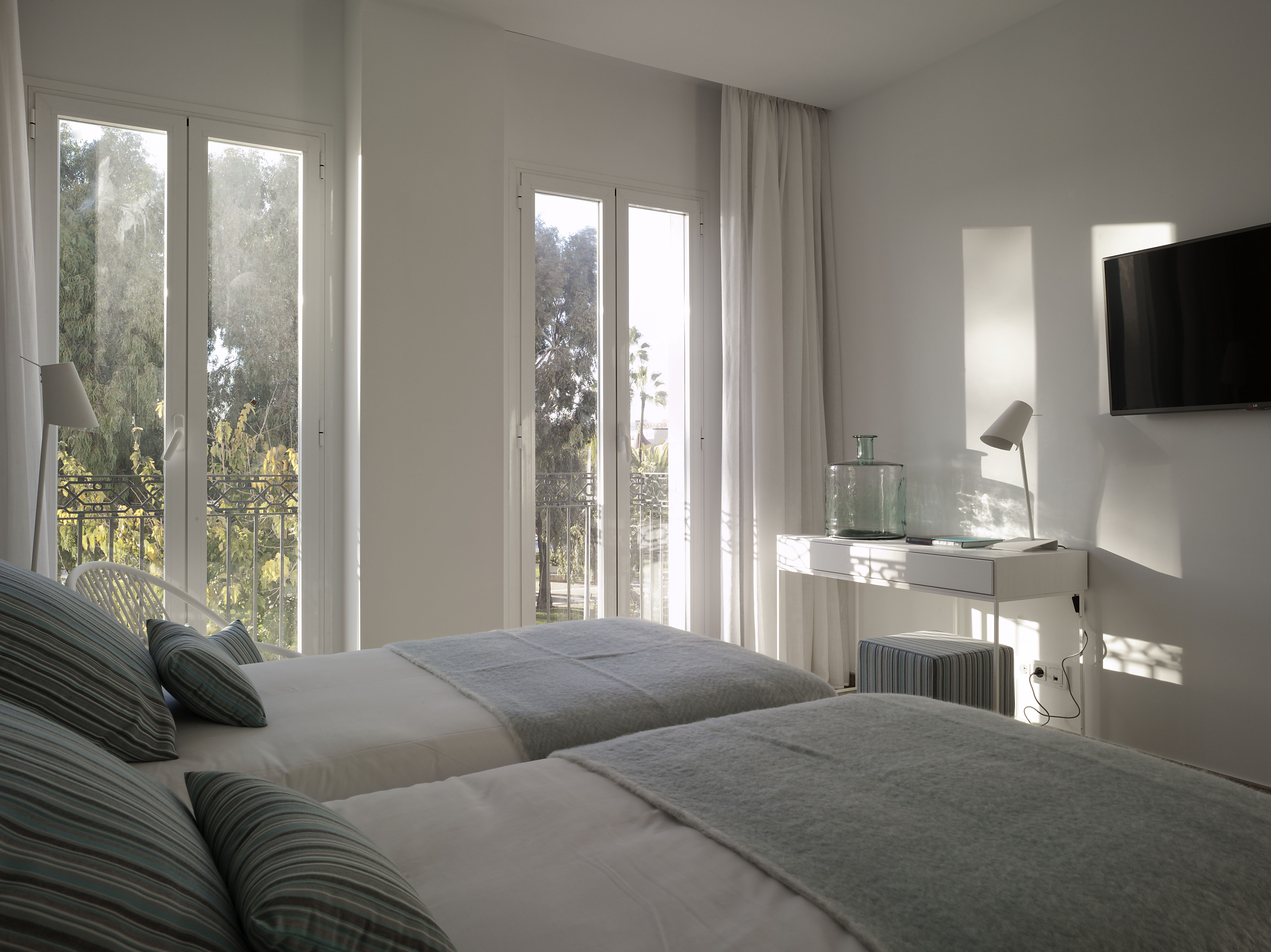 Double or Twin Standard