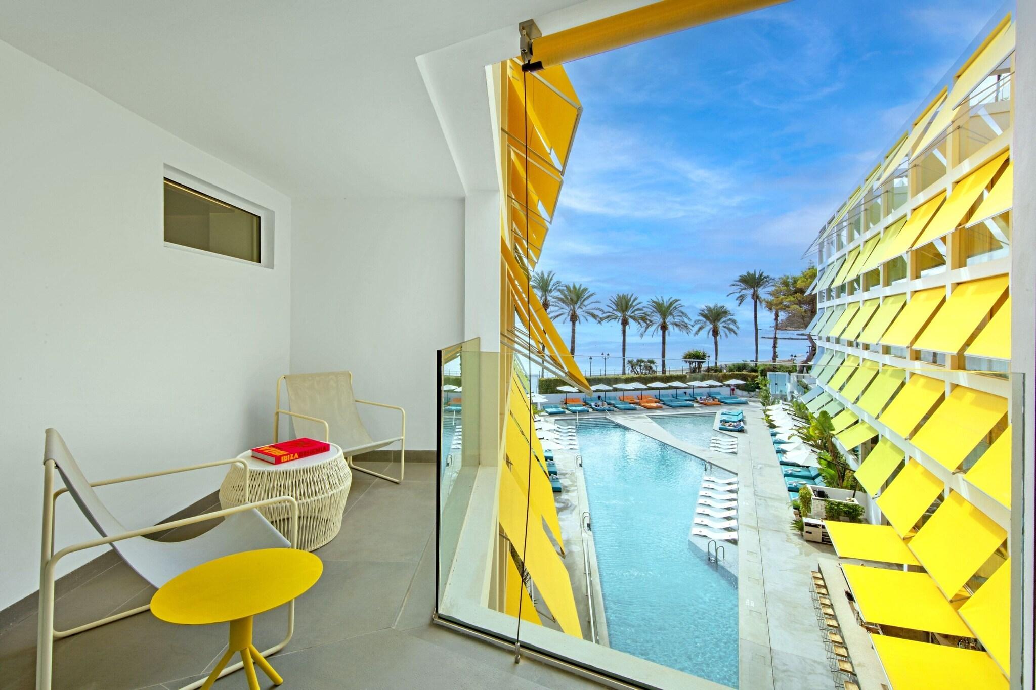 Twin Superior Sea View