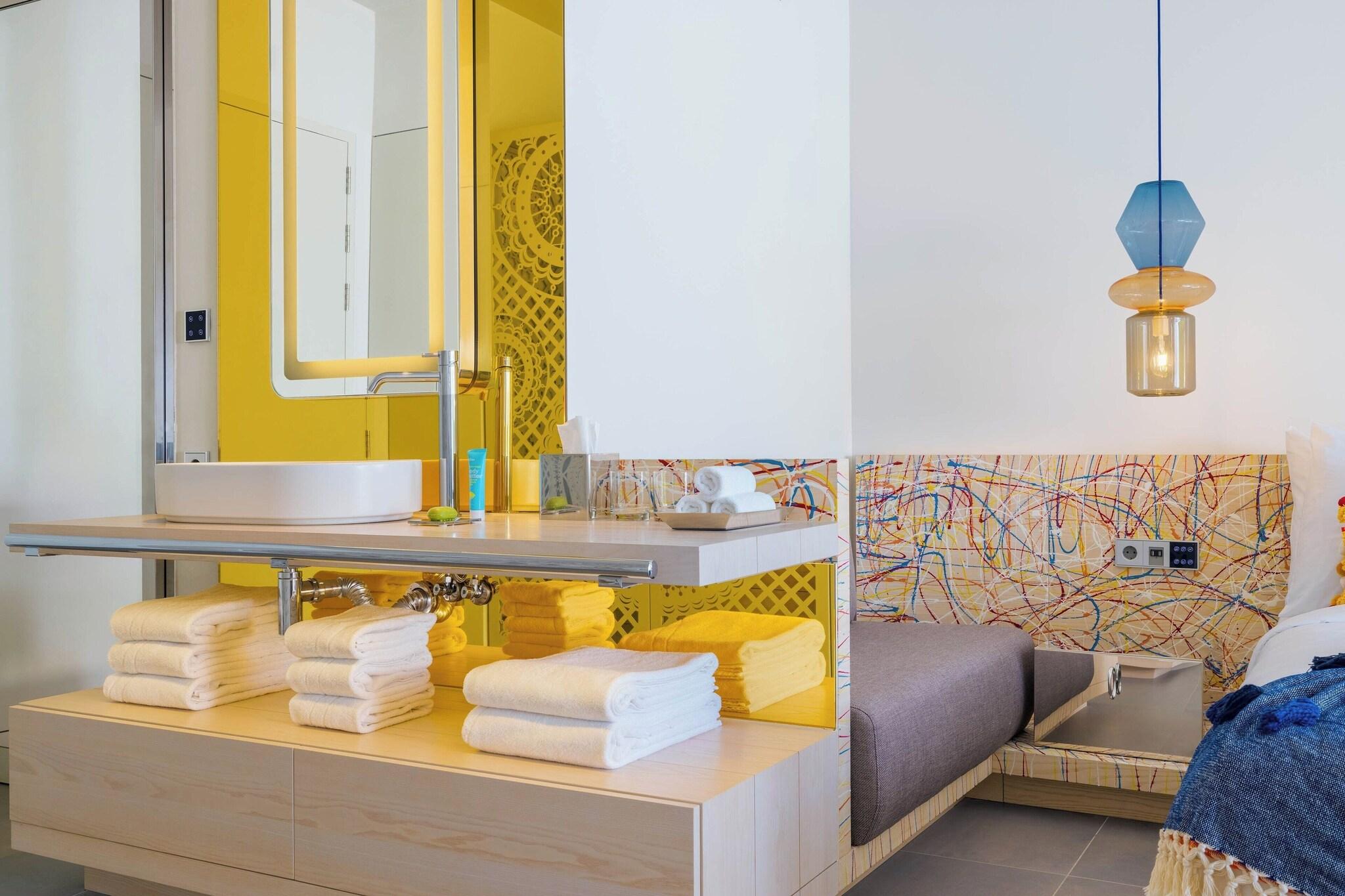 Double Deluxe King Bed