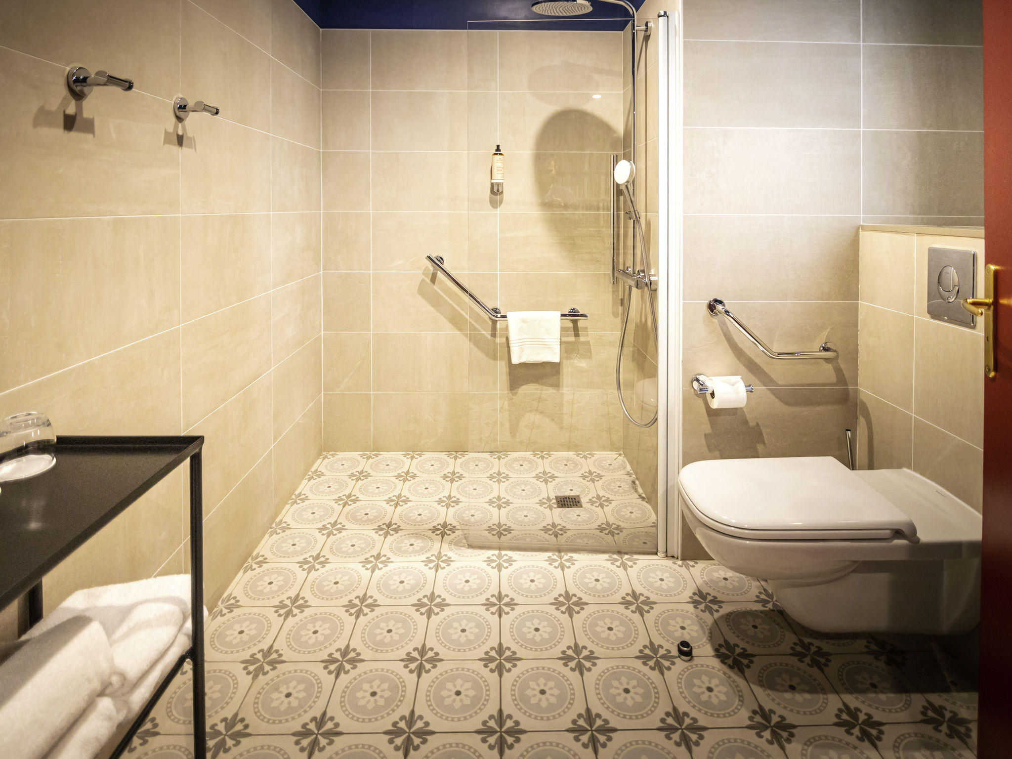 Double Queen Size Bed