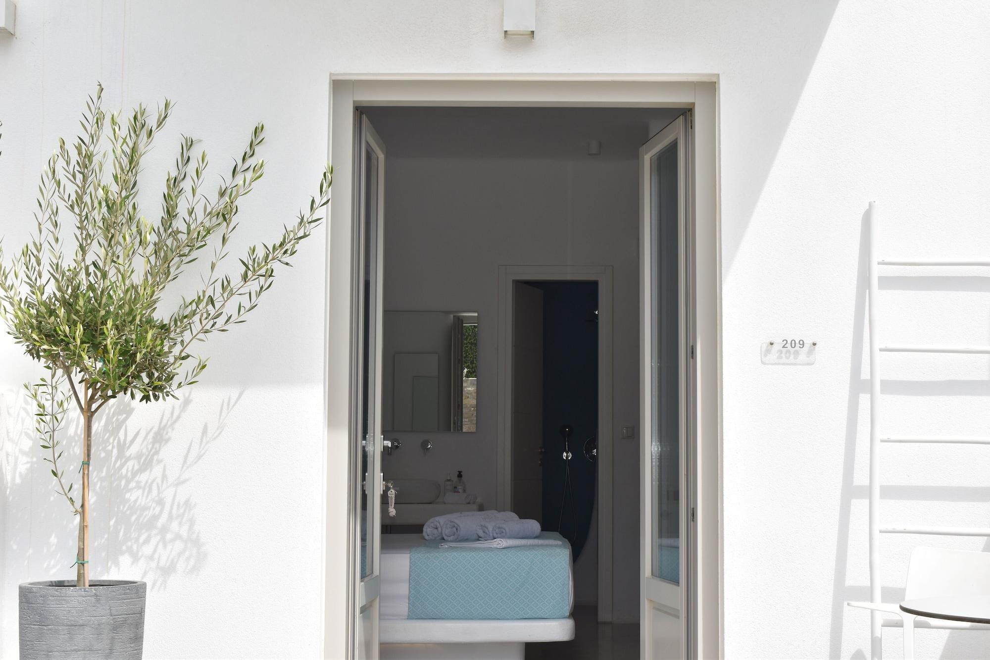 Double Deluxe Pool View