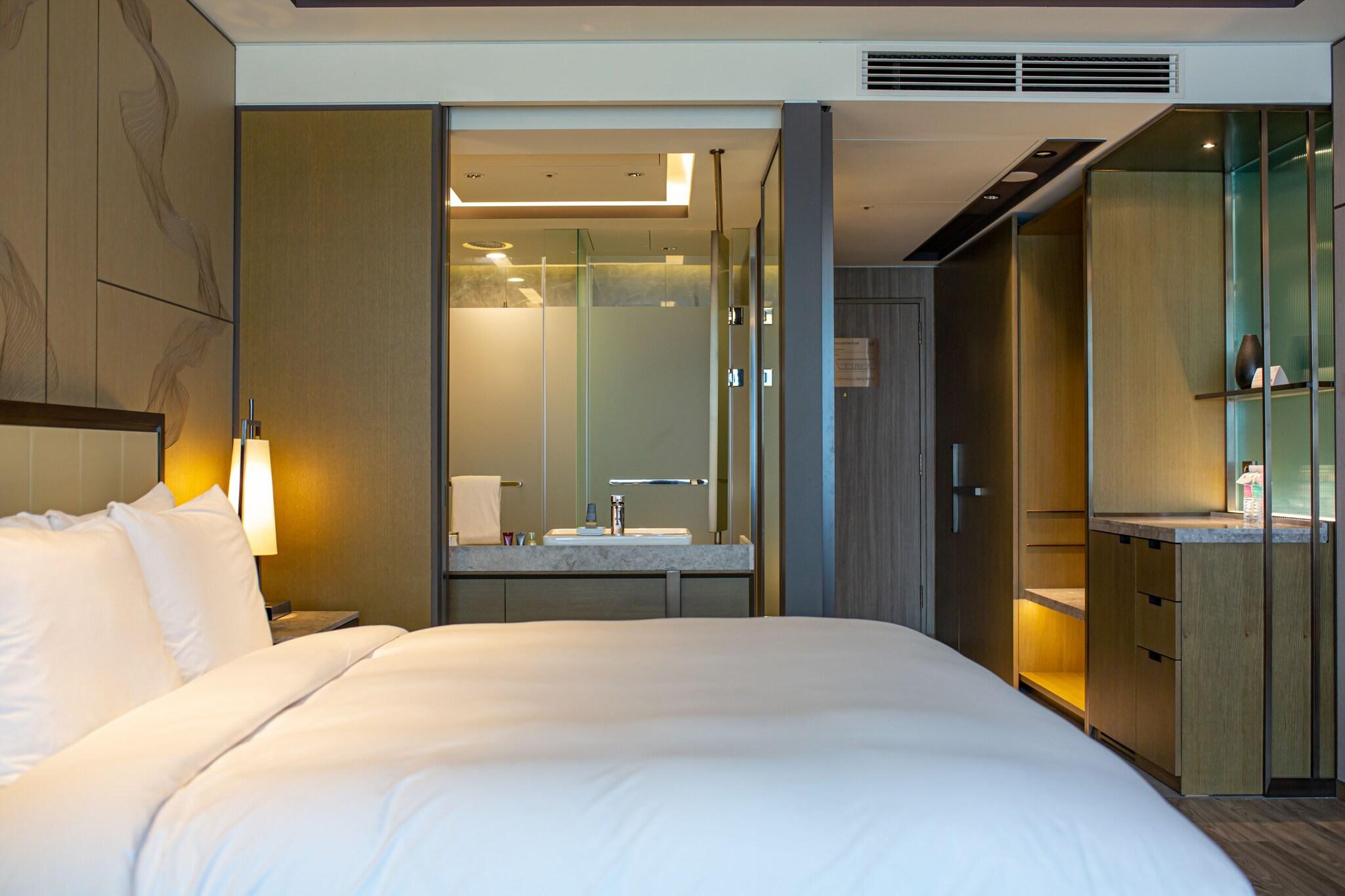 Double King Bed Non Smoking