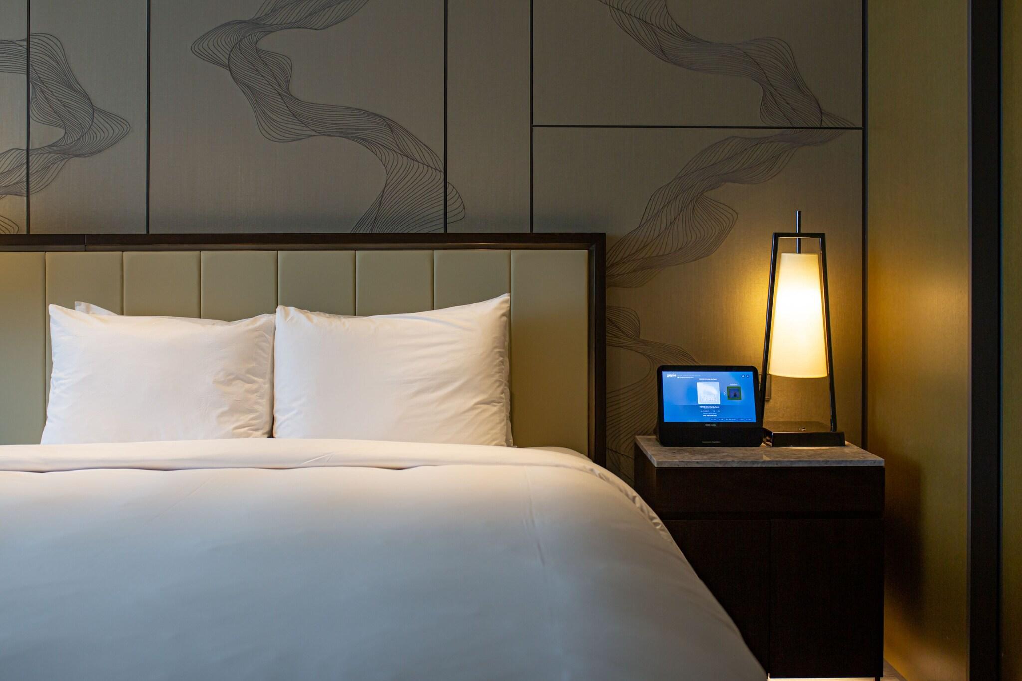 Double Club King Bed