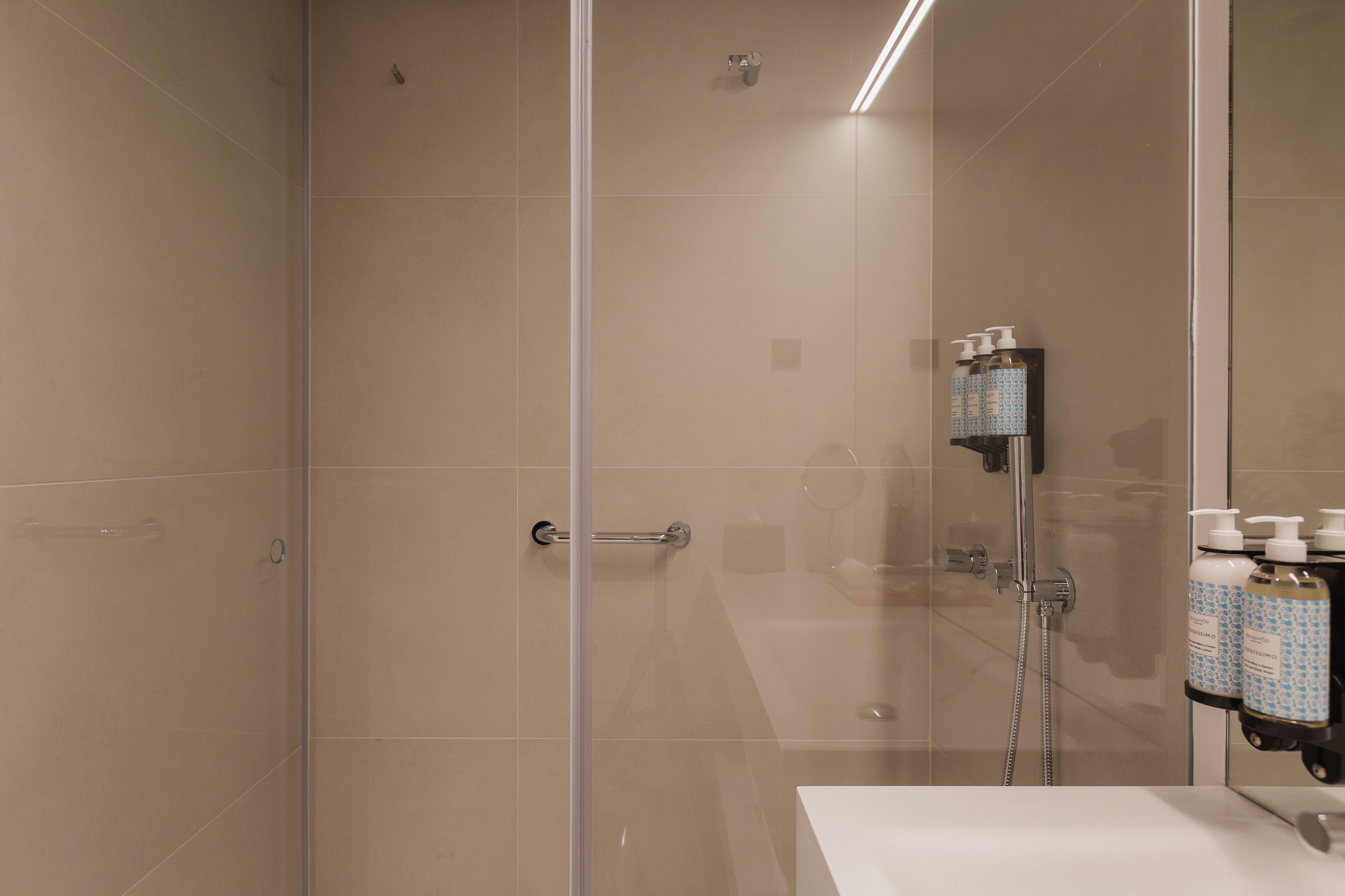 Twin Deluxe with Views