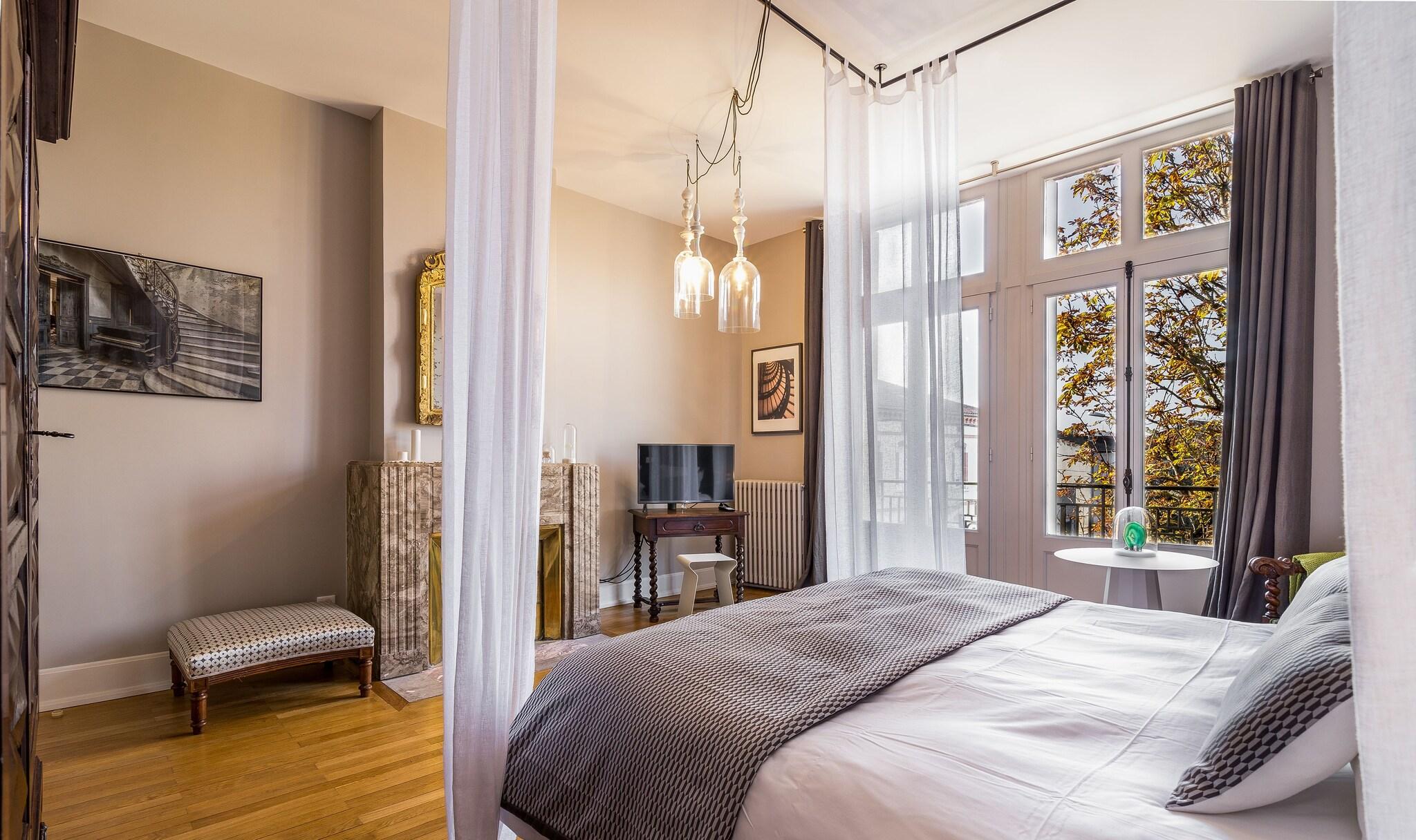 Double King Size Bed