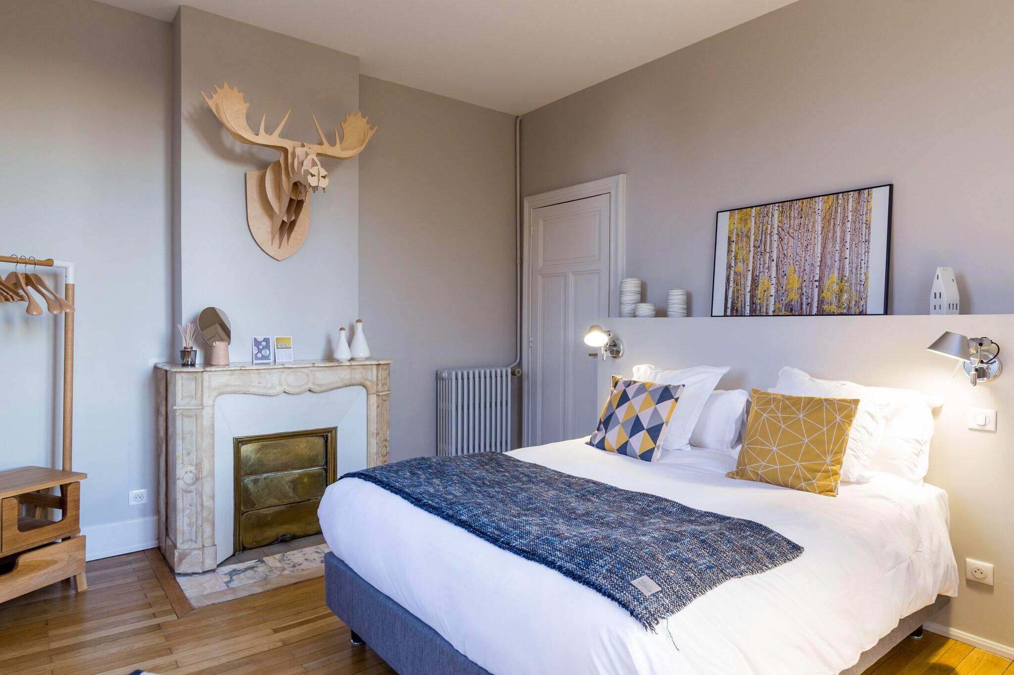 Double Queen Size Bed