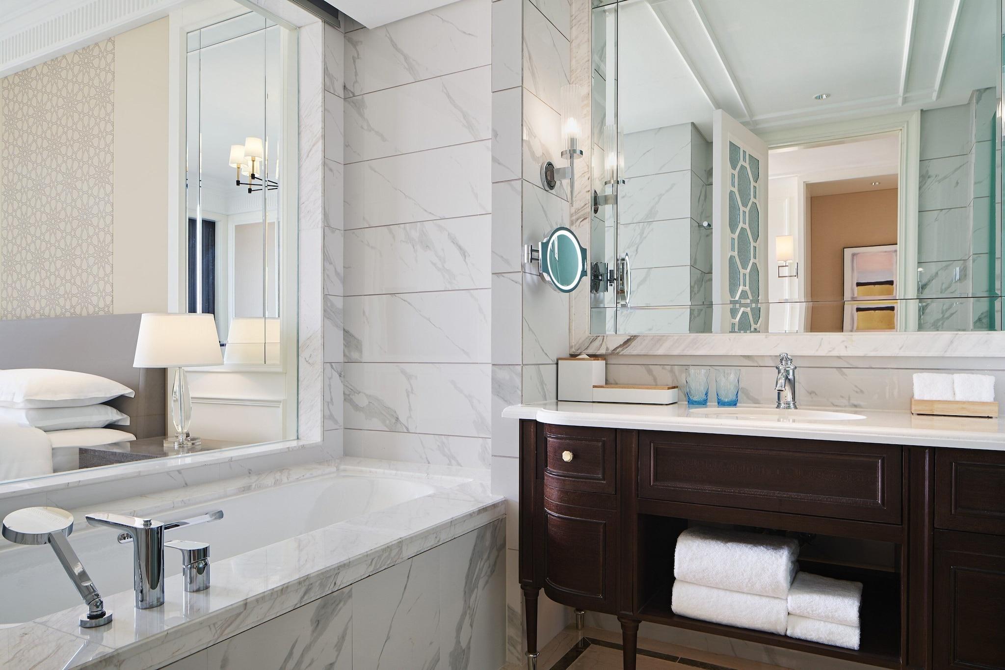 Quadruple Club City View