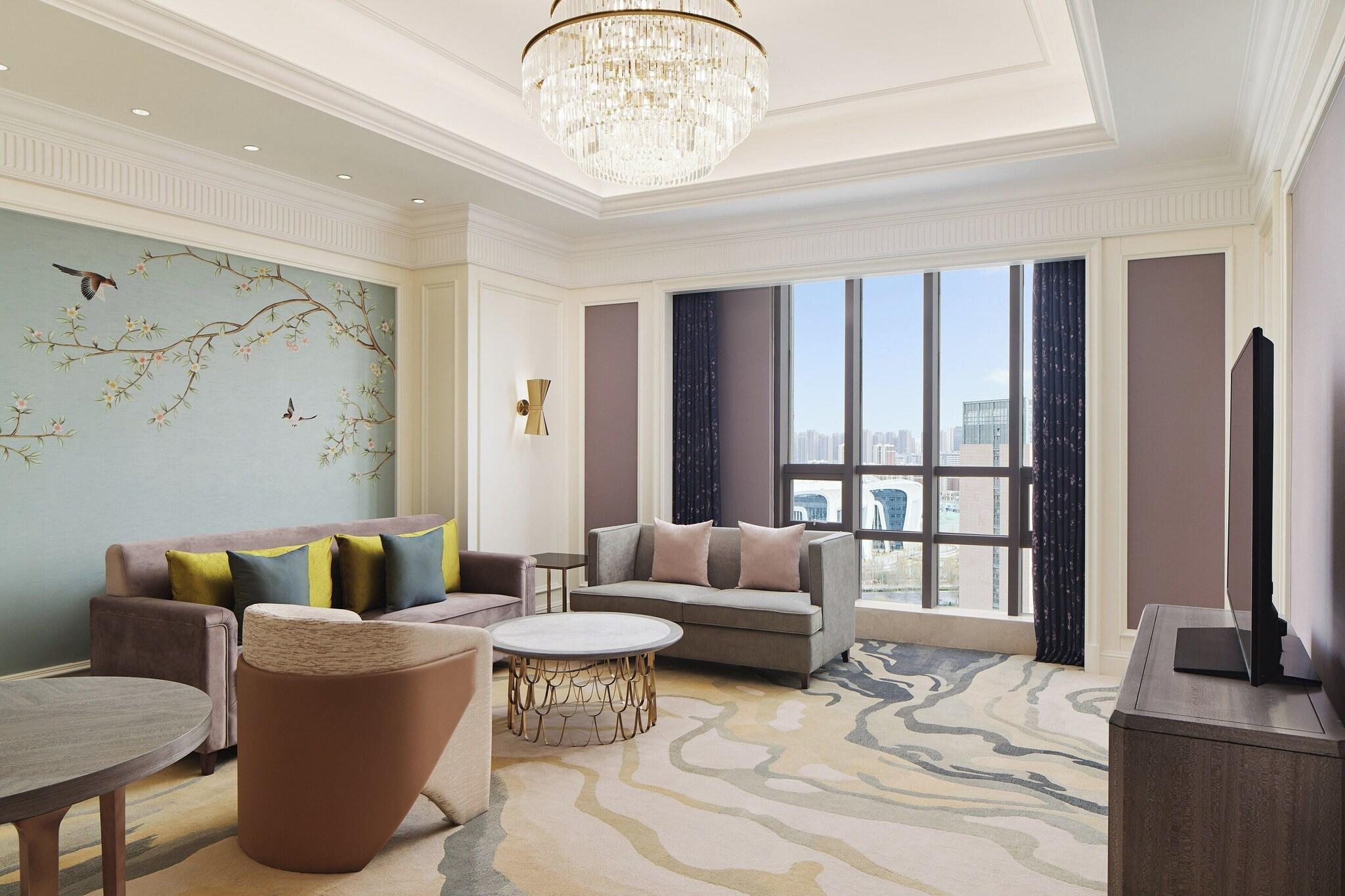 Suite Club City View