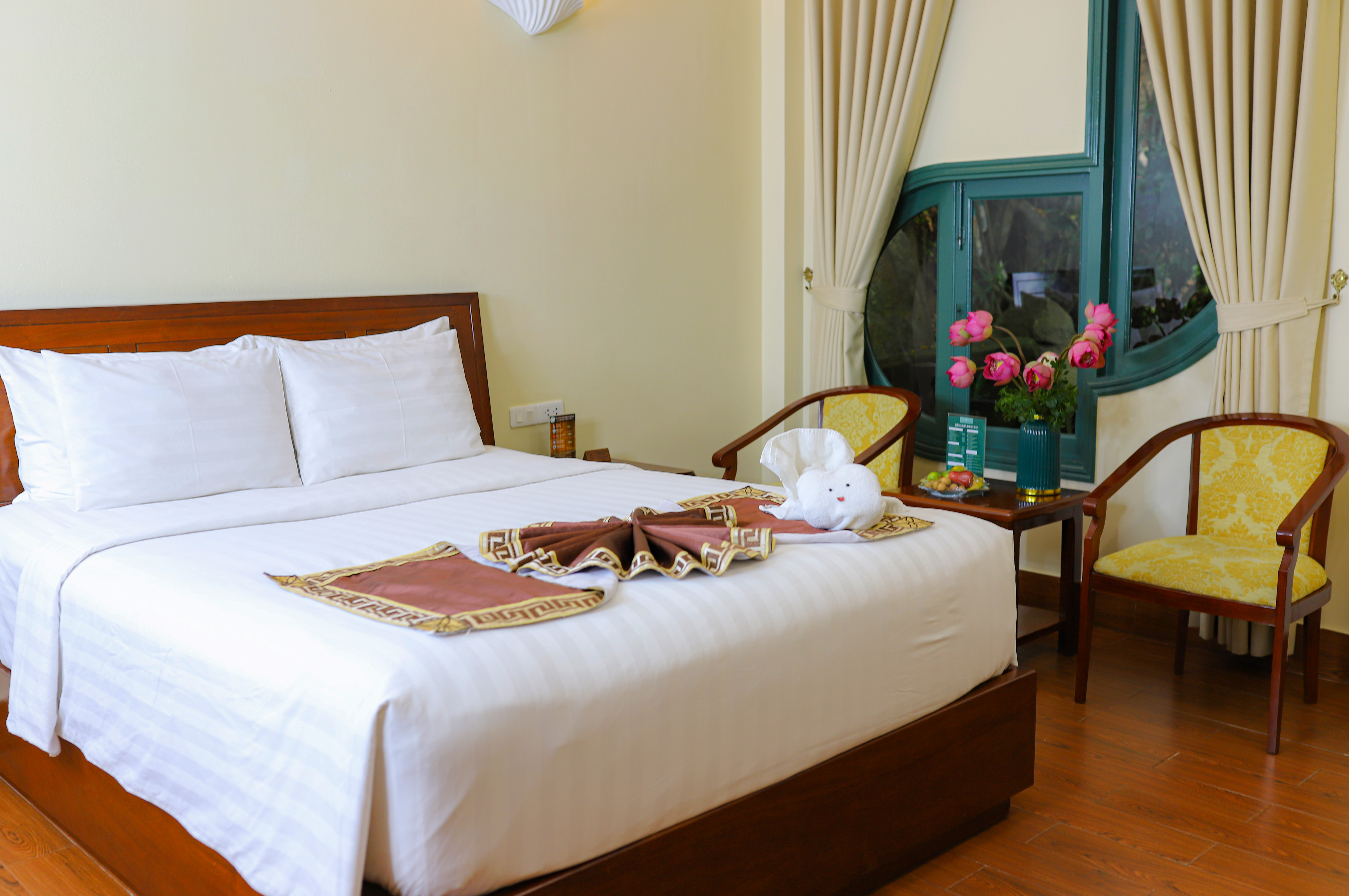 Double Deluxe King Bed