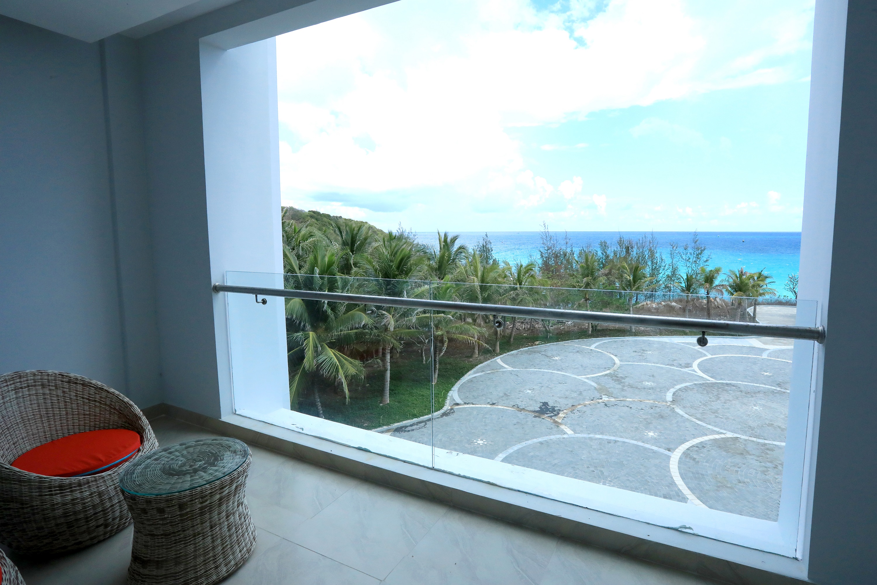 Twin Ocean View with Balcony
