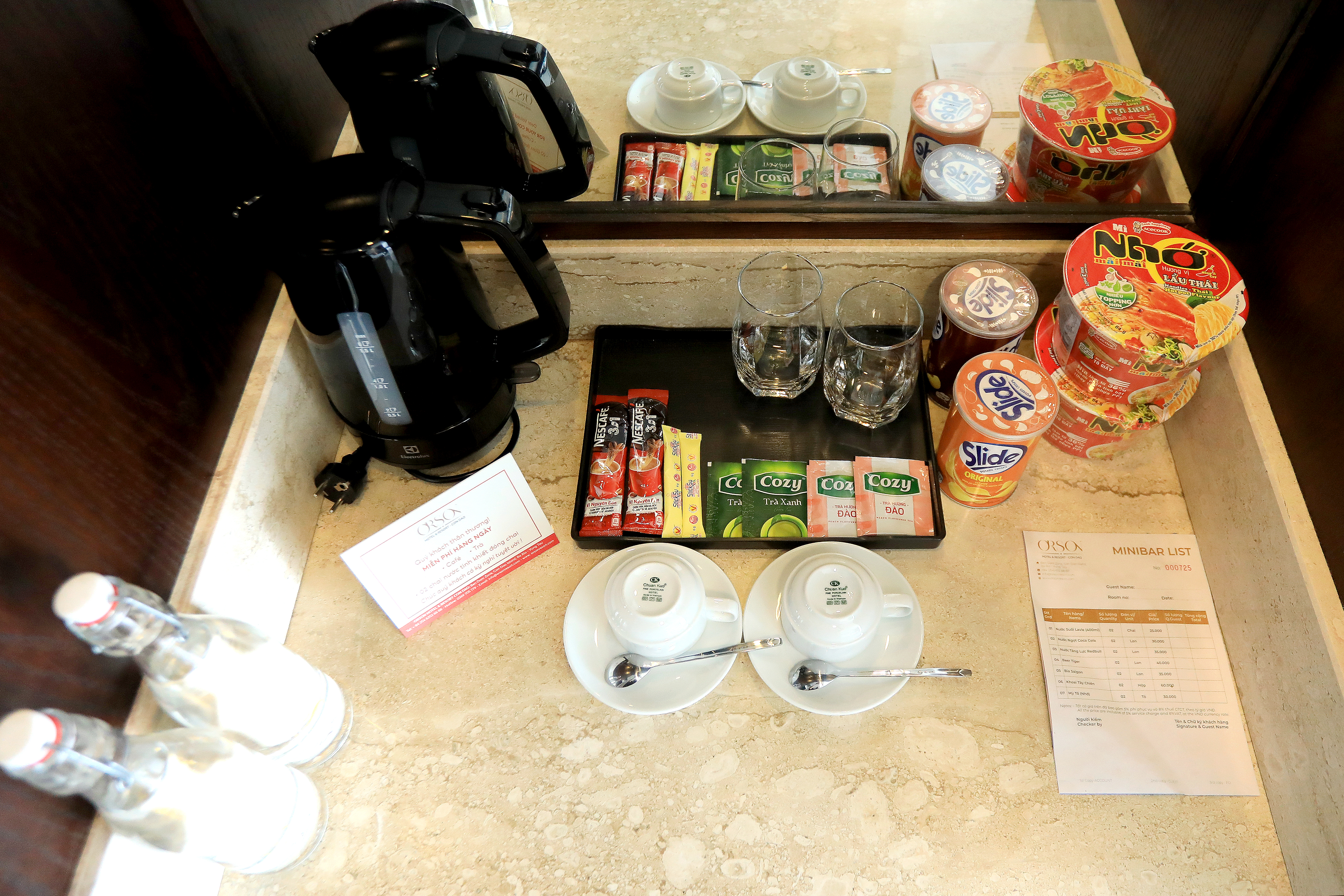 Twin Deluxe Mountain View