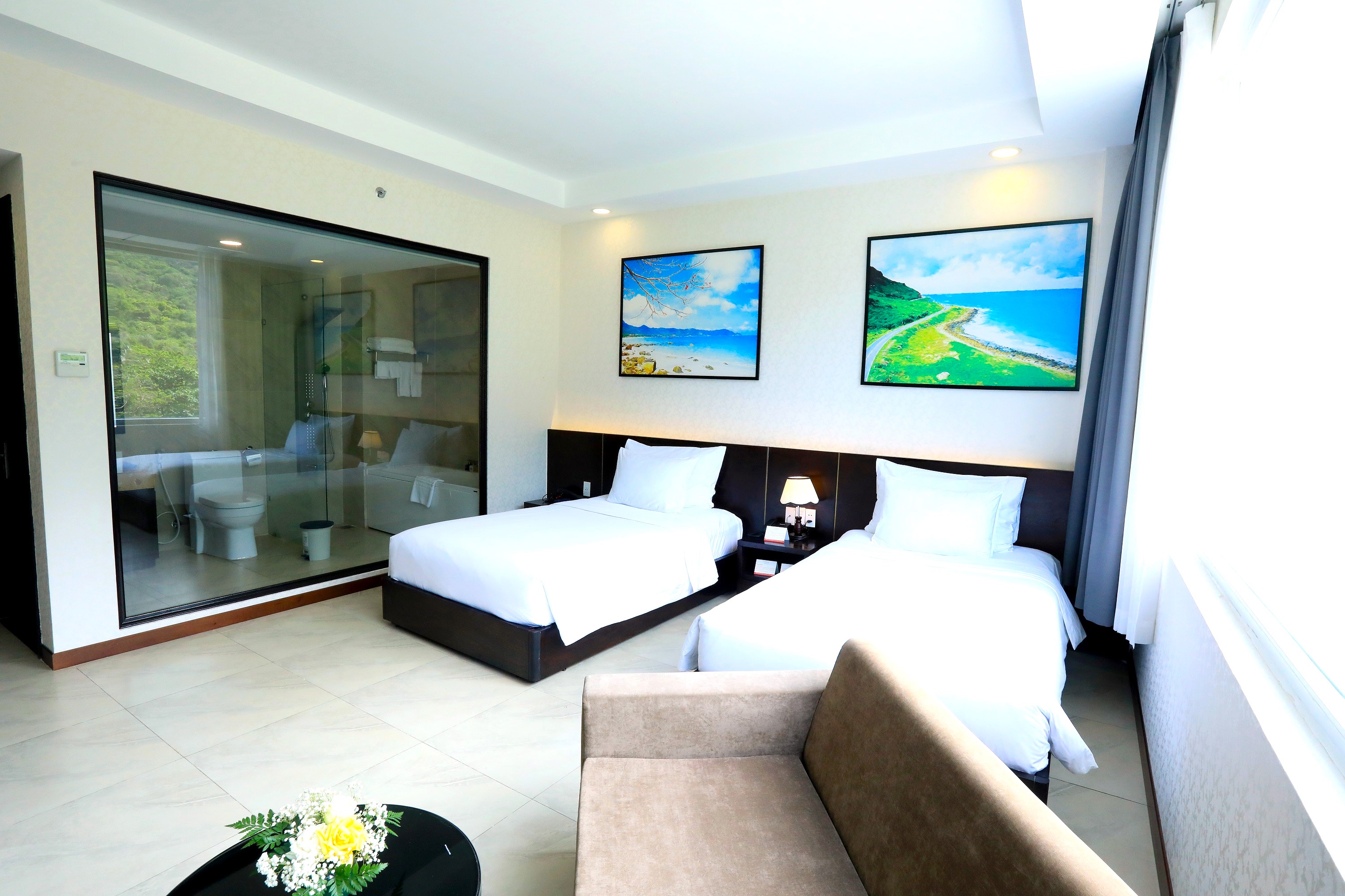 Twin Deluxe Mountain View