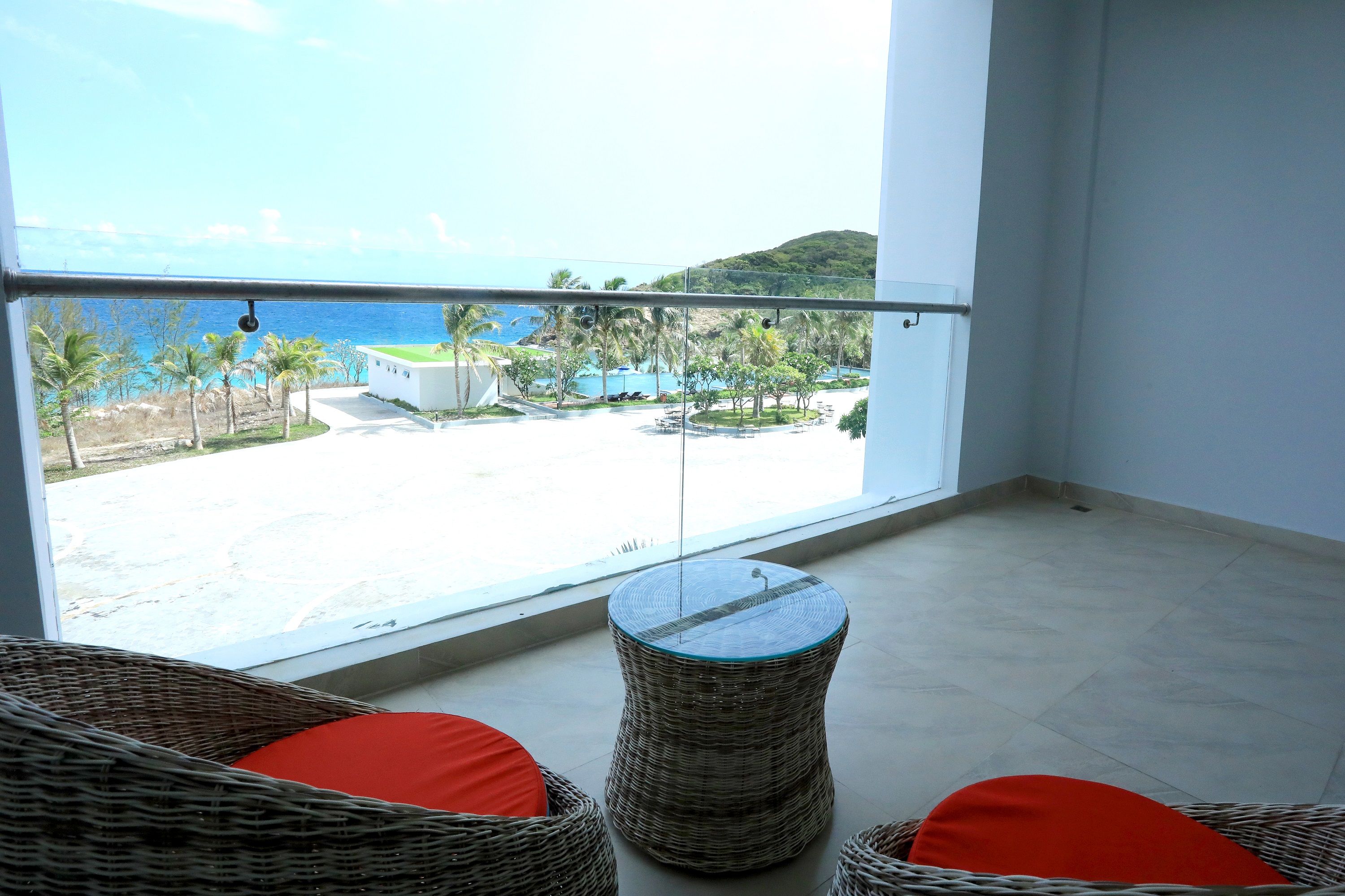 Twin Ocean View with Balcony