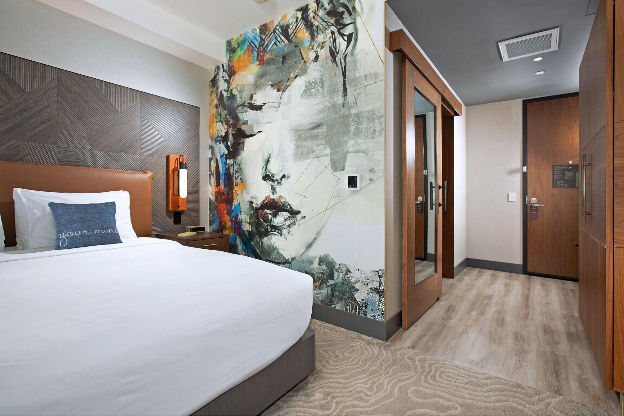 Double Deluxe King Bed