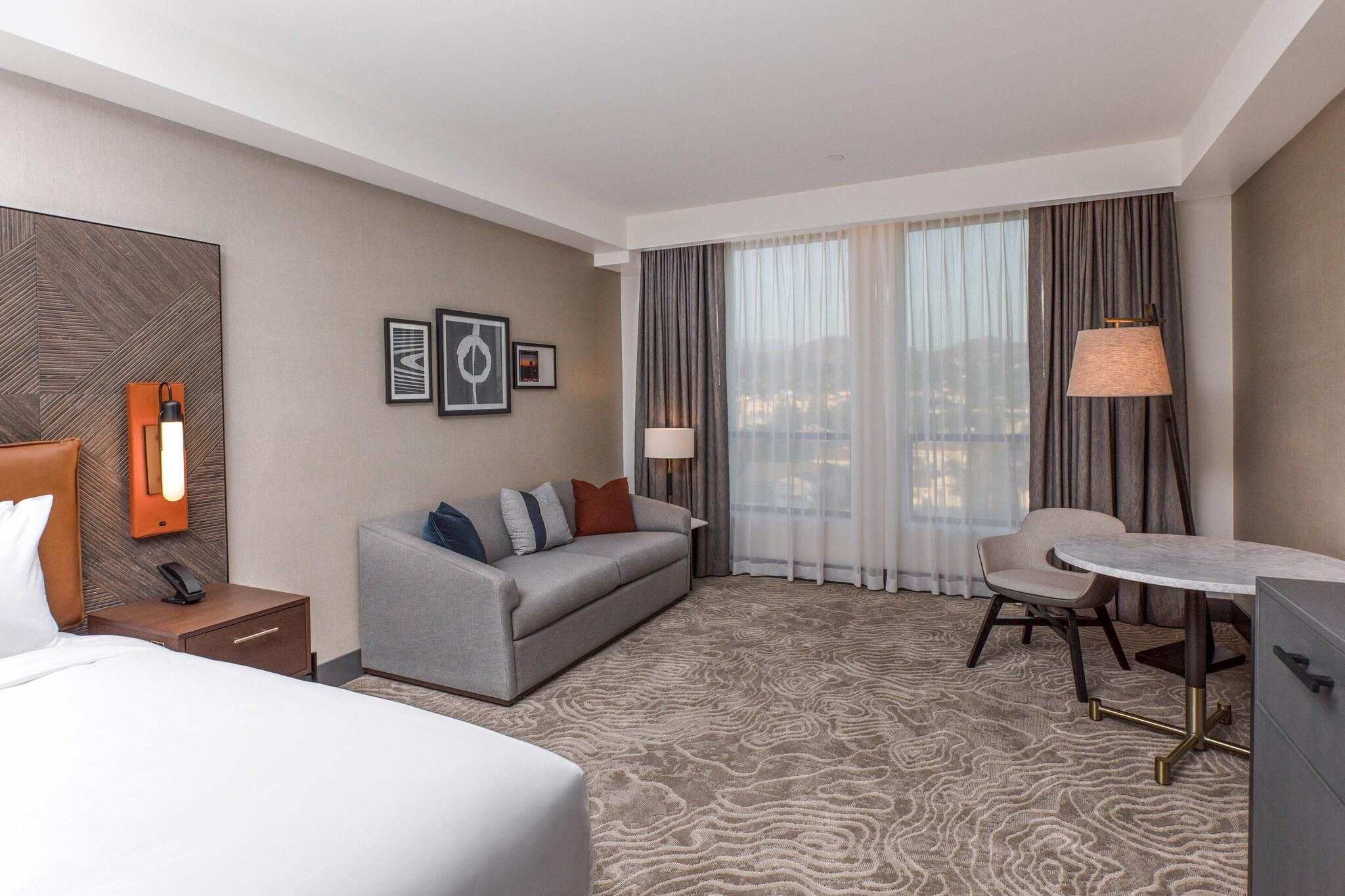 Double Deluxe King Bed