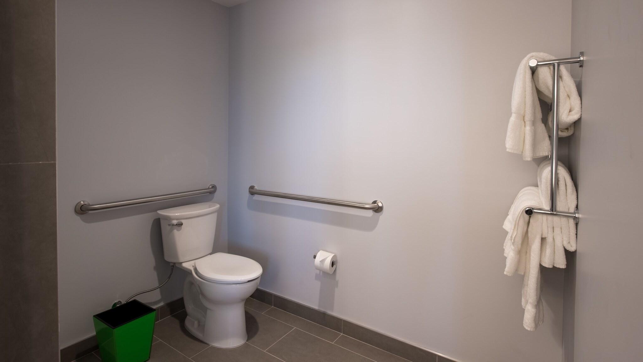 Twin Accessible-two Queen Beds