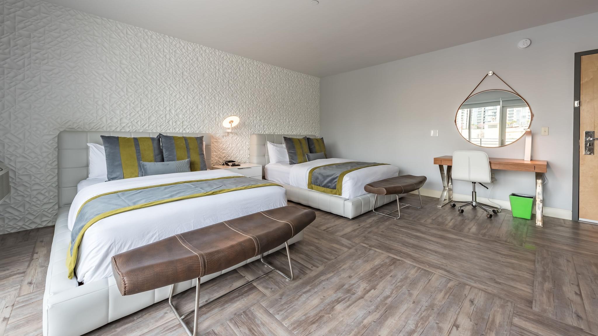 Double Deluxe Two Beds