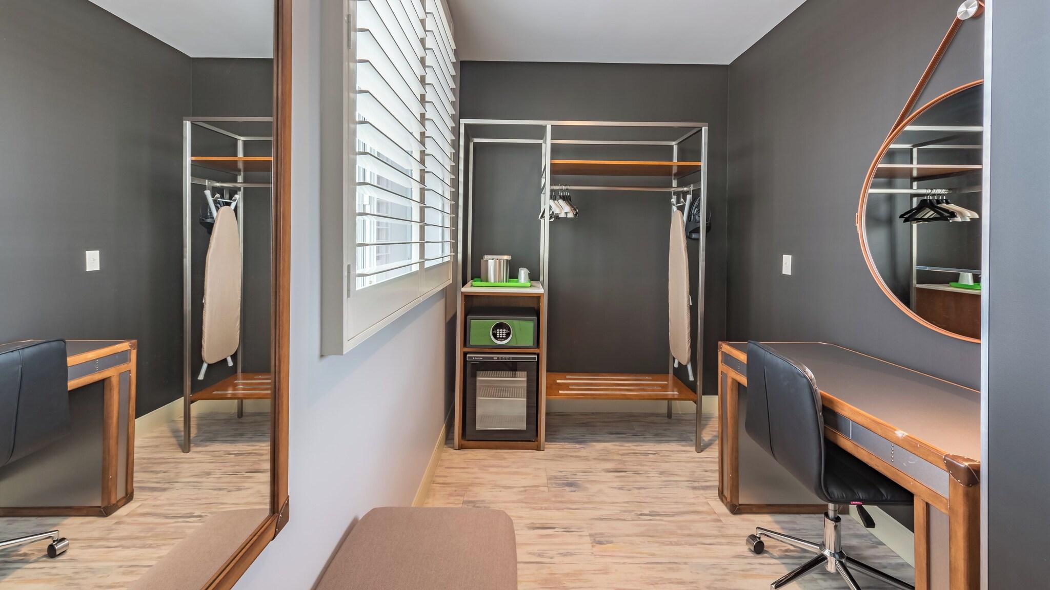 Twin Accessible-two Queen Beds