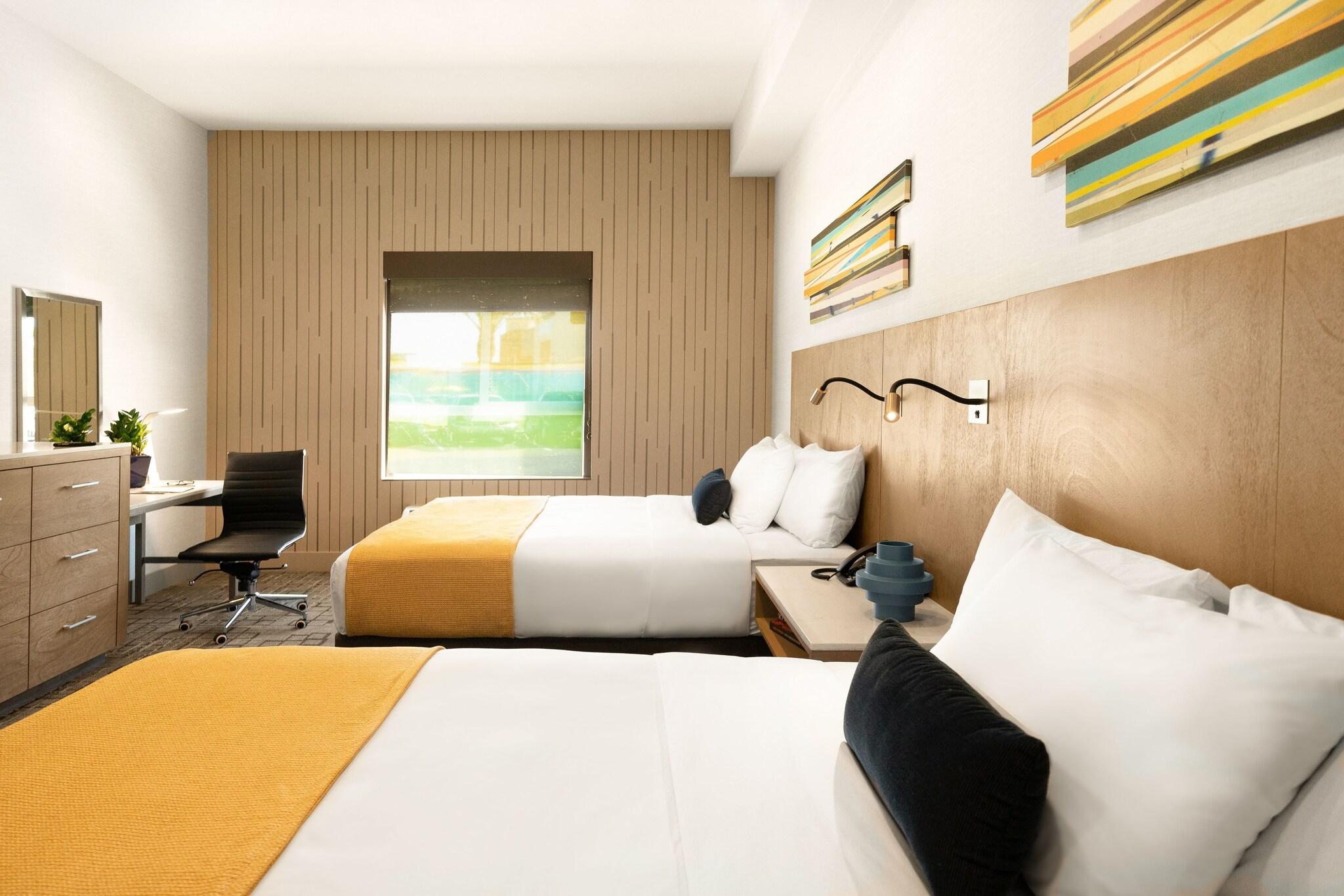 Suite Deluxe Two Queen Beds