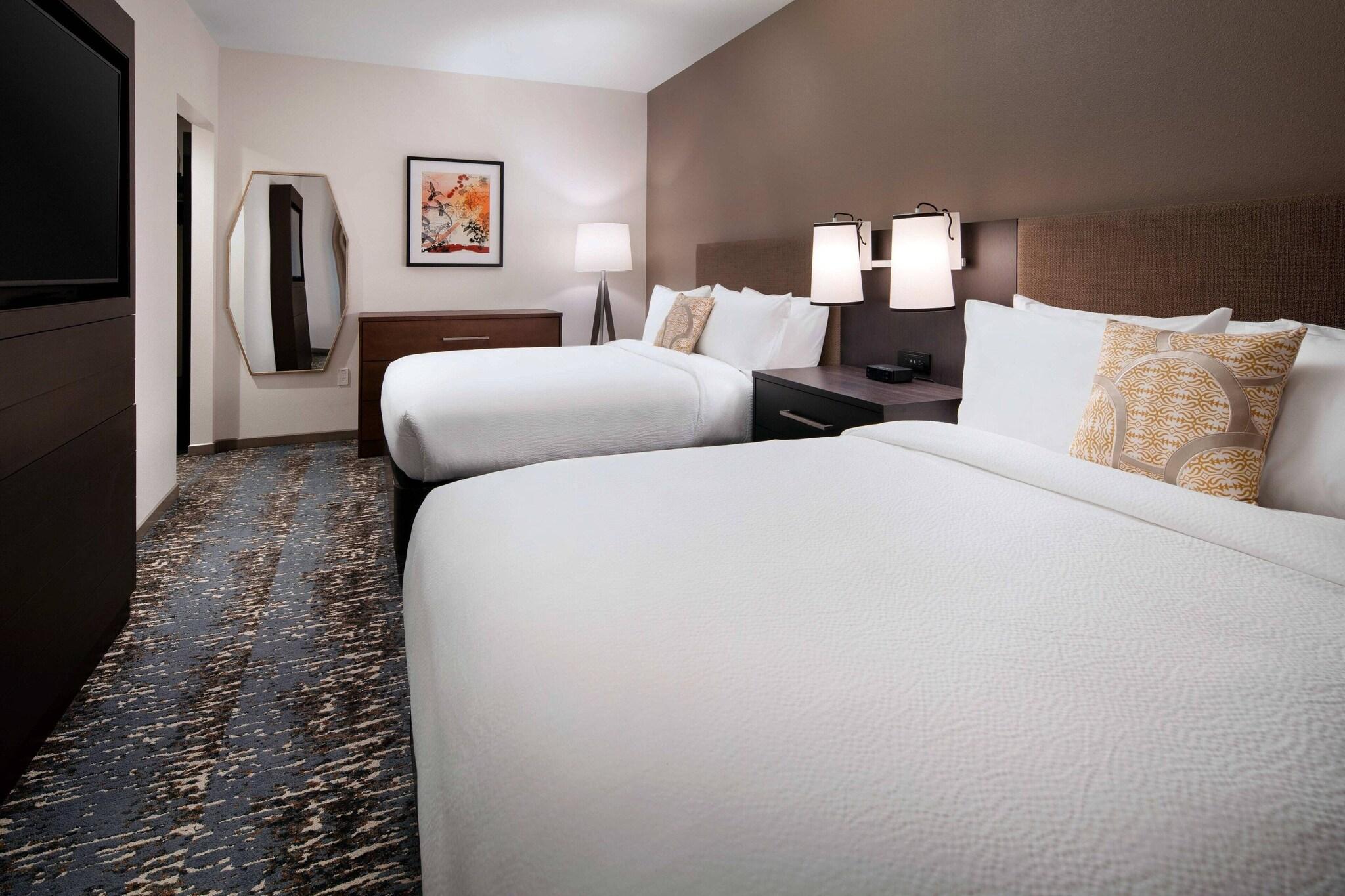 Suite Two Queen Beds One Bedroom