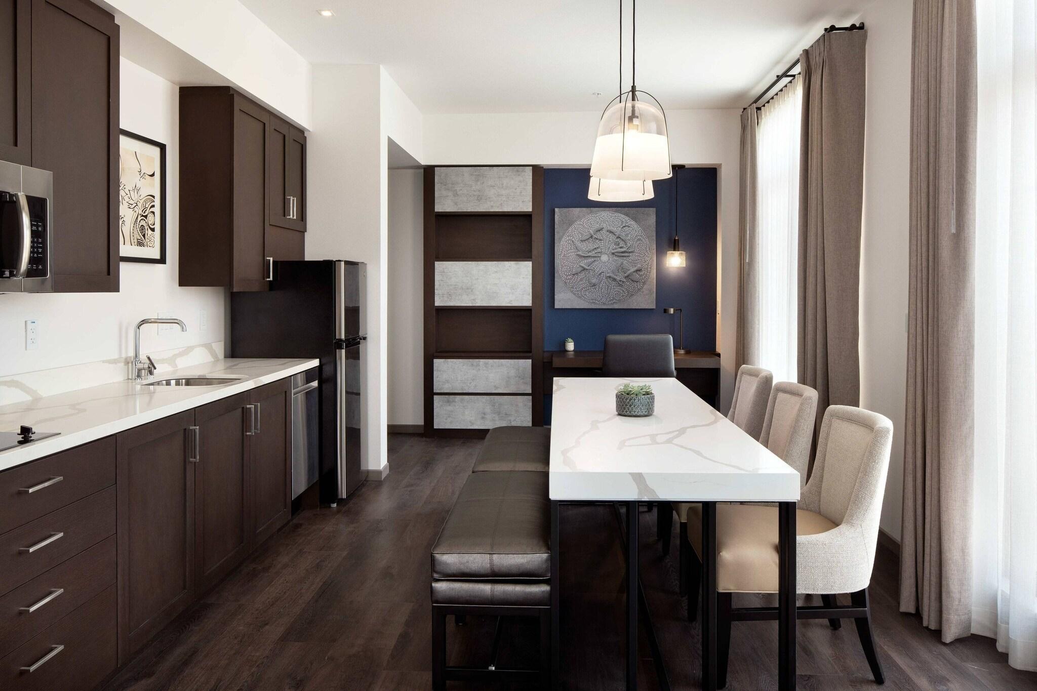 Suite Two Queen Beds One Bedroom