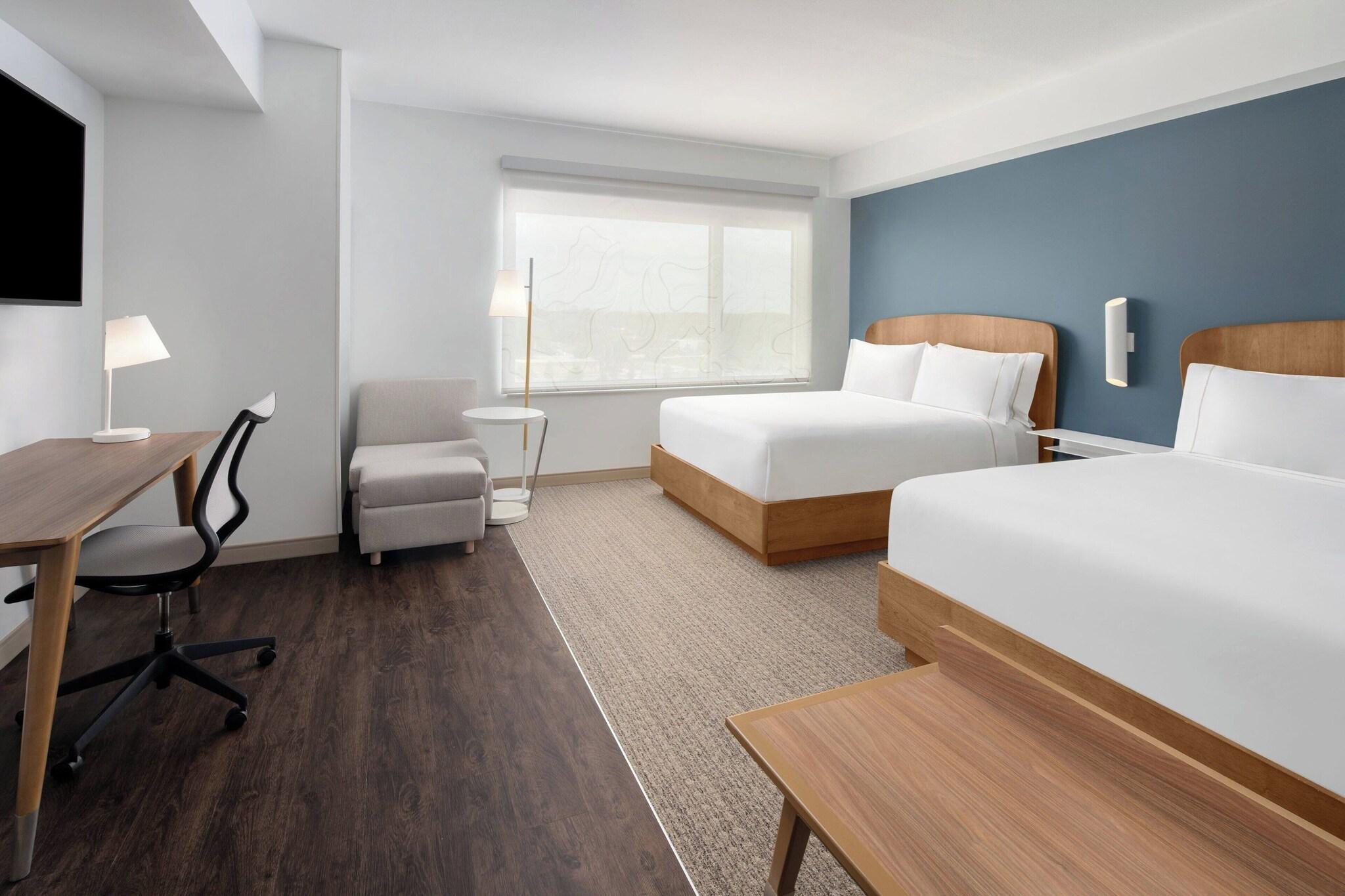 Studio Two Queen Beds