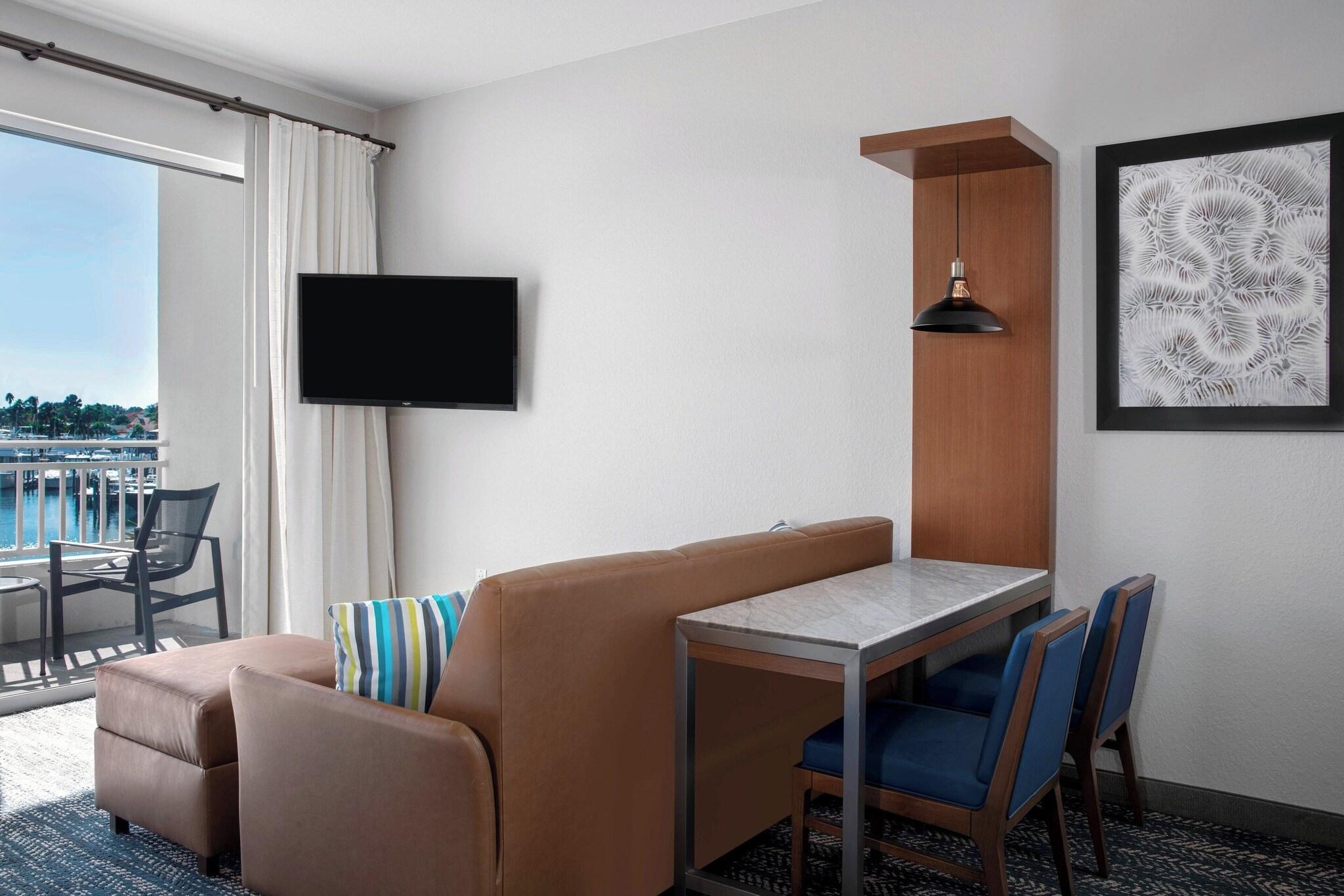 Suite Bay View King Bed