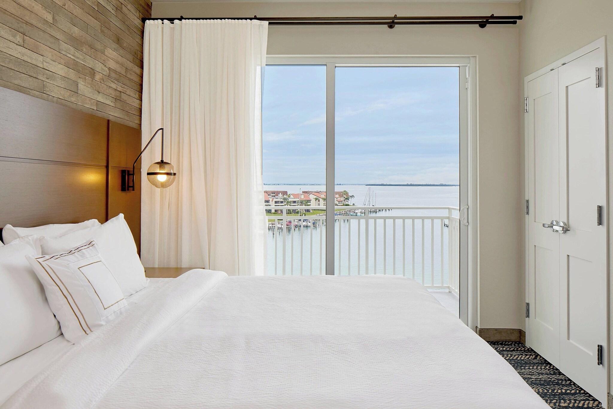 Suite Bay View King Bed