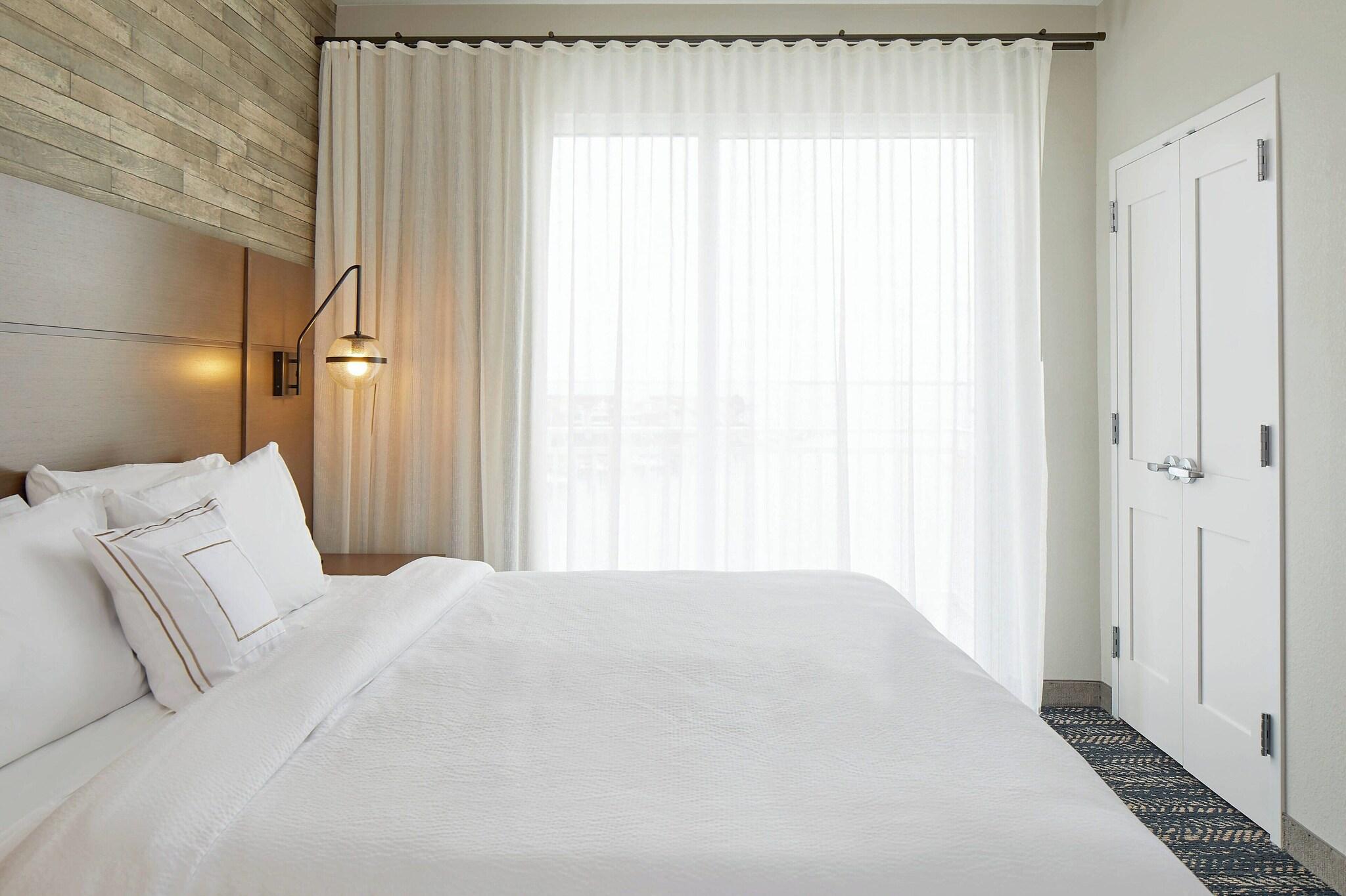 Suite King Bed One Bedroom 