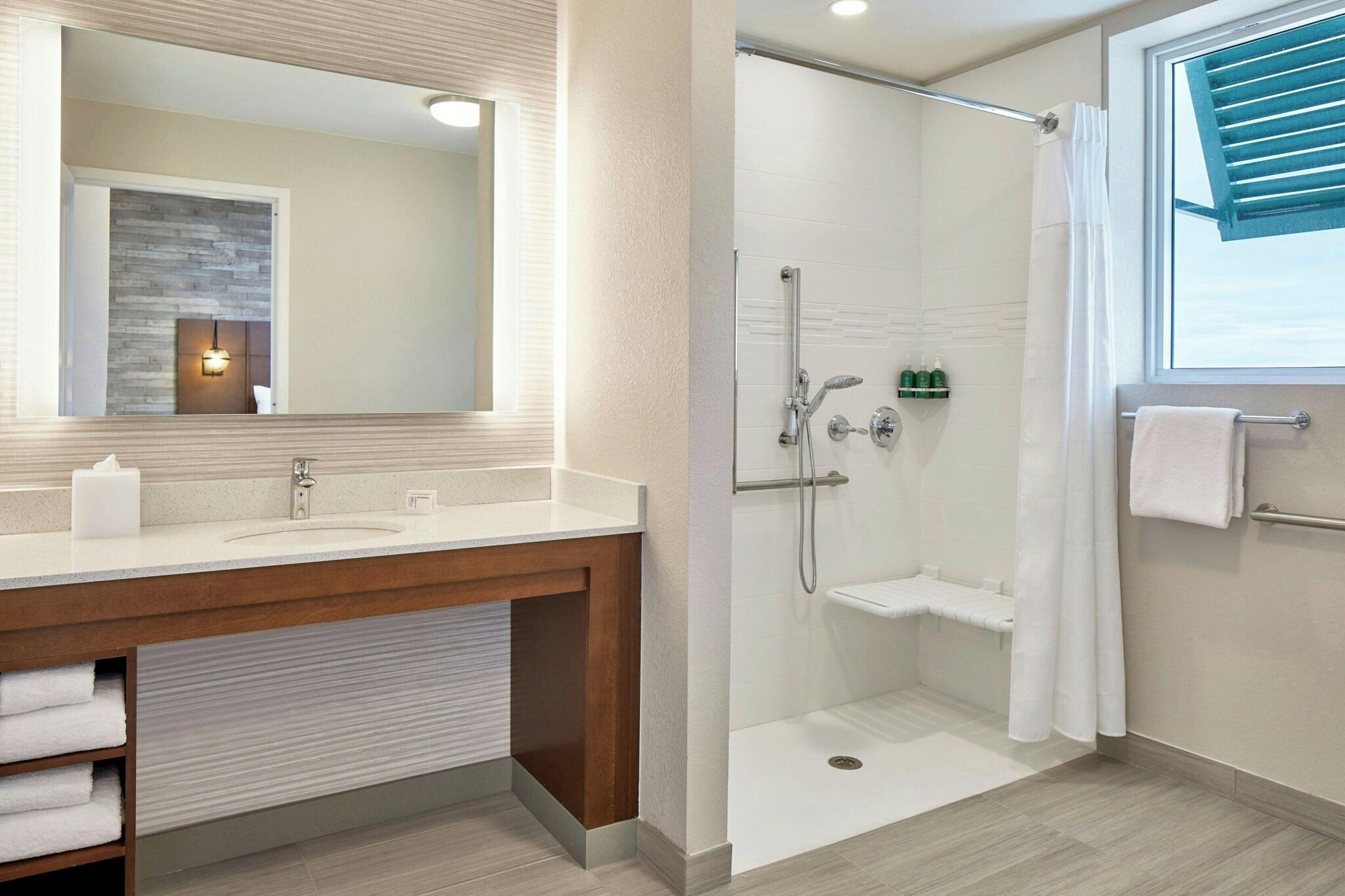 Suite Bay View King Bed