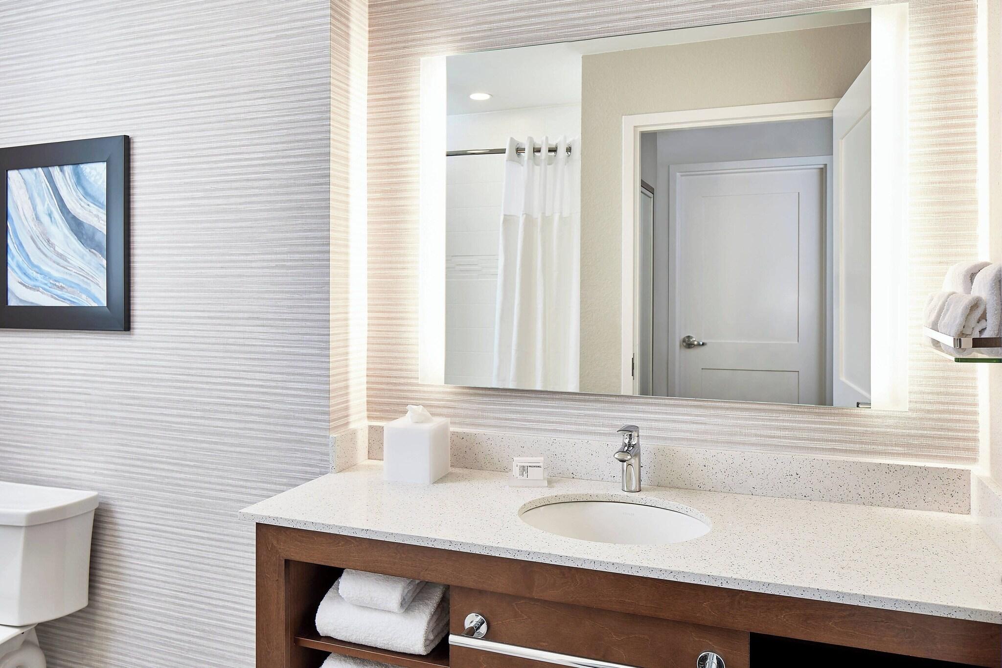 Suite Bay View King Bed