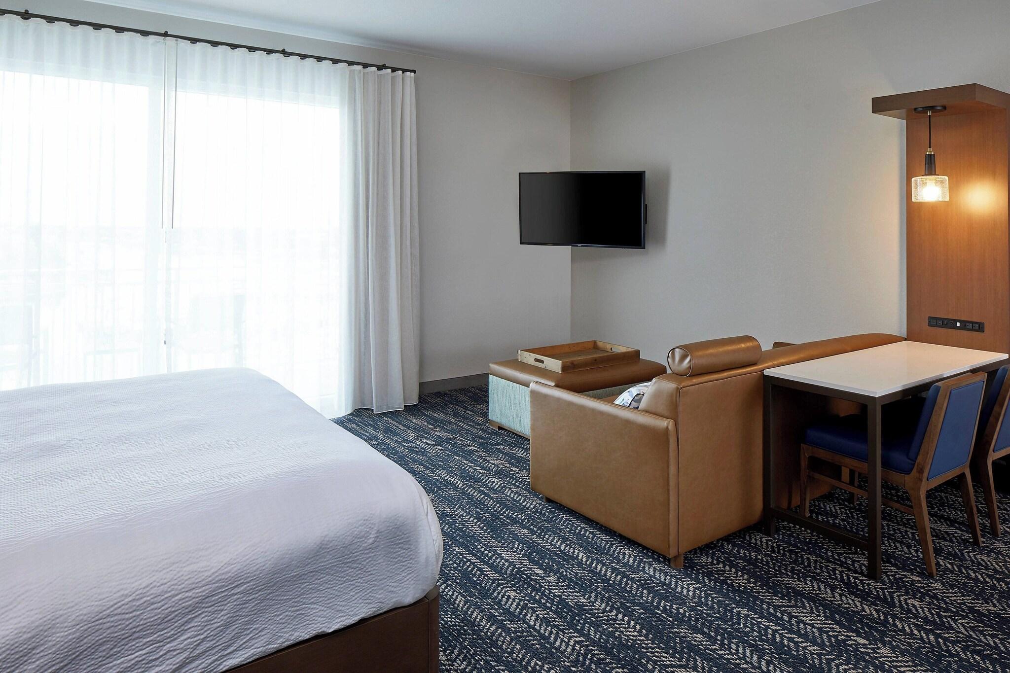 Studio King Size Bed