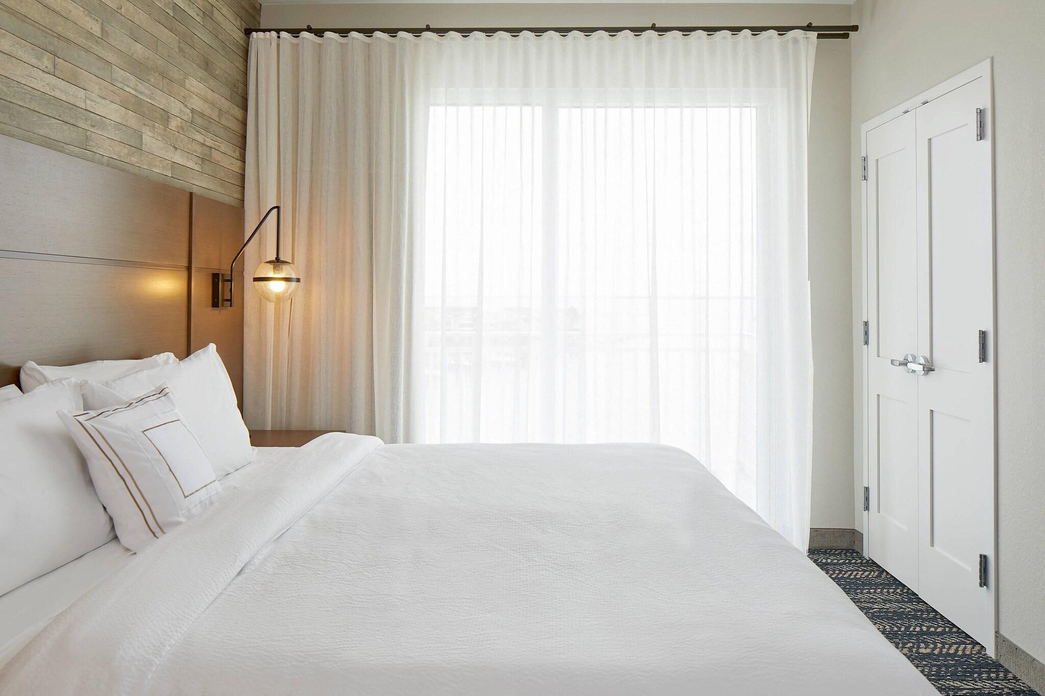 Suite King Bed One Bedroom 