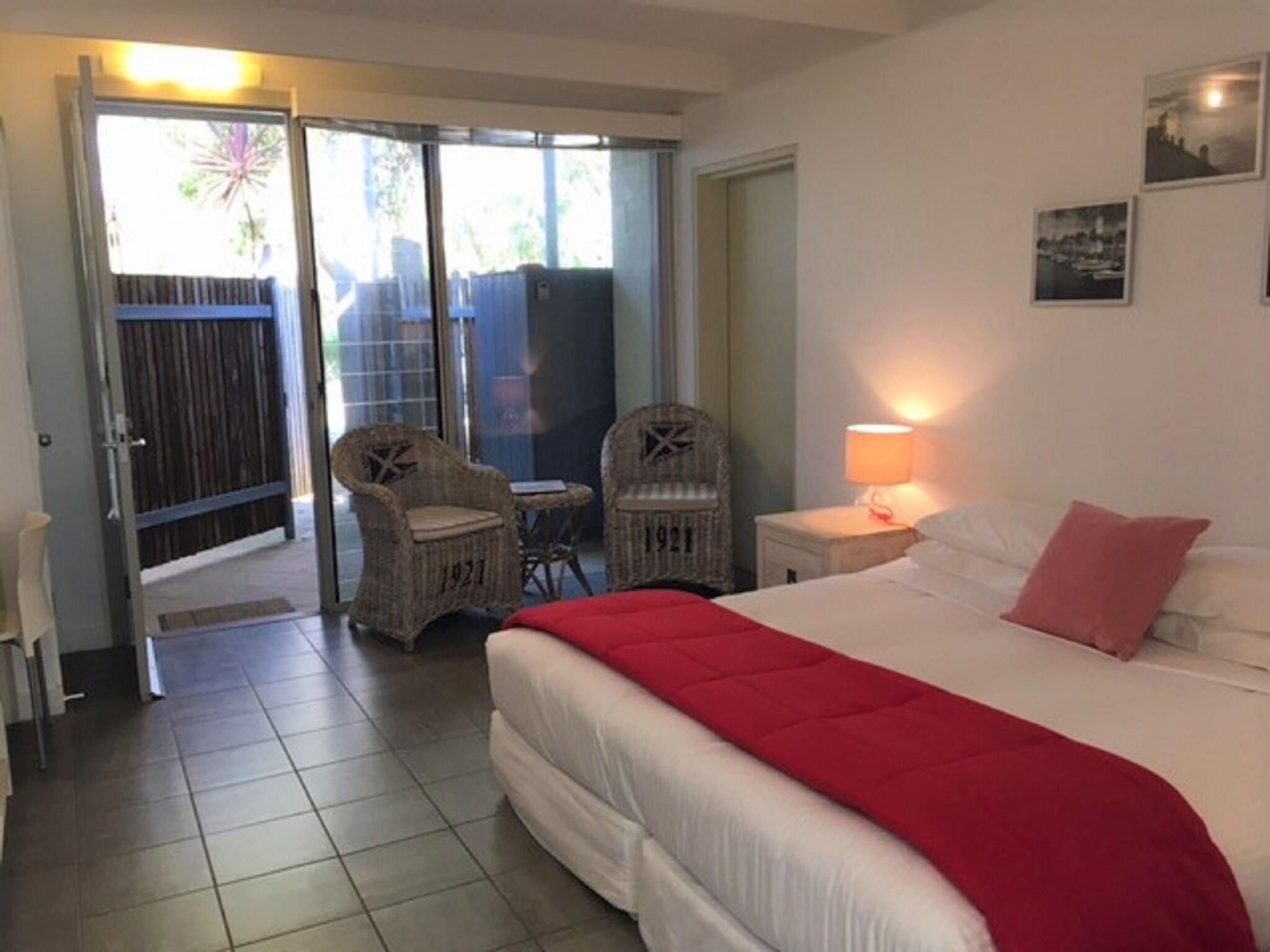 Studio King Size Bed