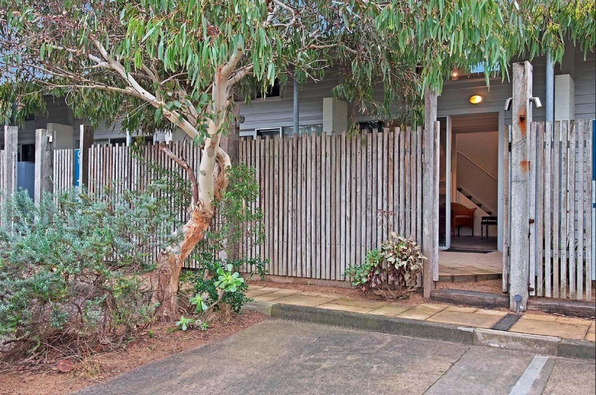 Studio King Size Bed