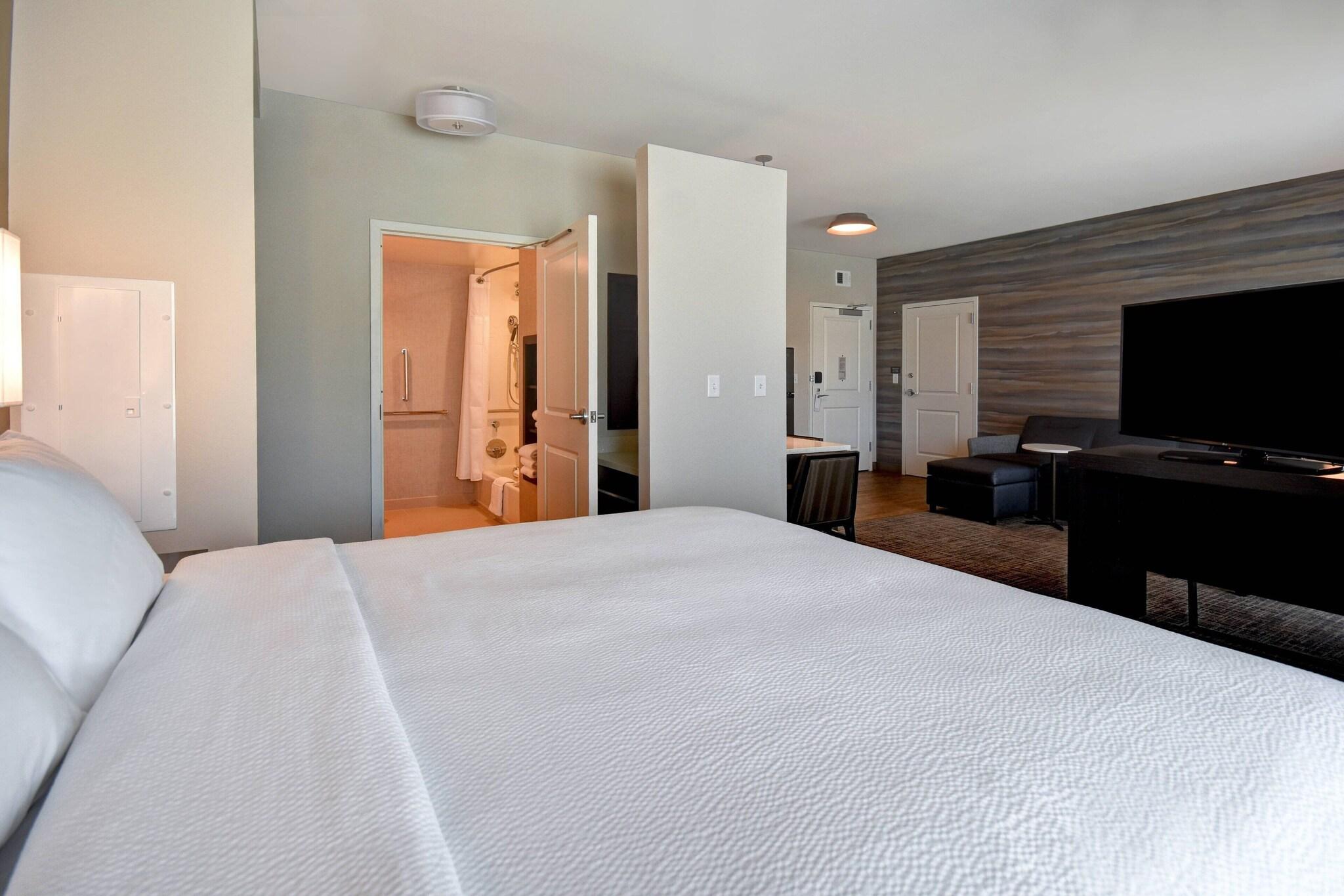 Studio King Size Bed